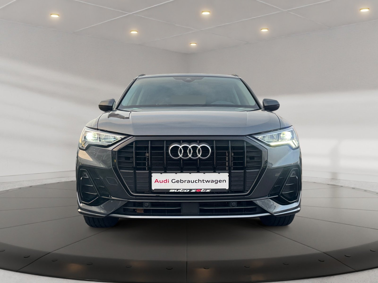 Q3 TFSI e S line 45 TFSI e 180(245)  S tronic