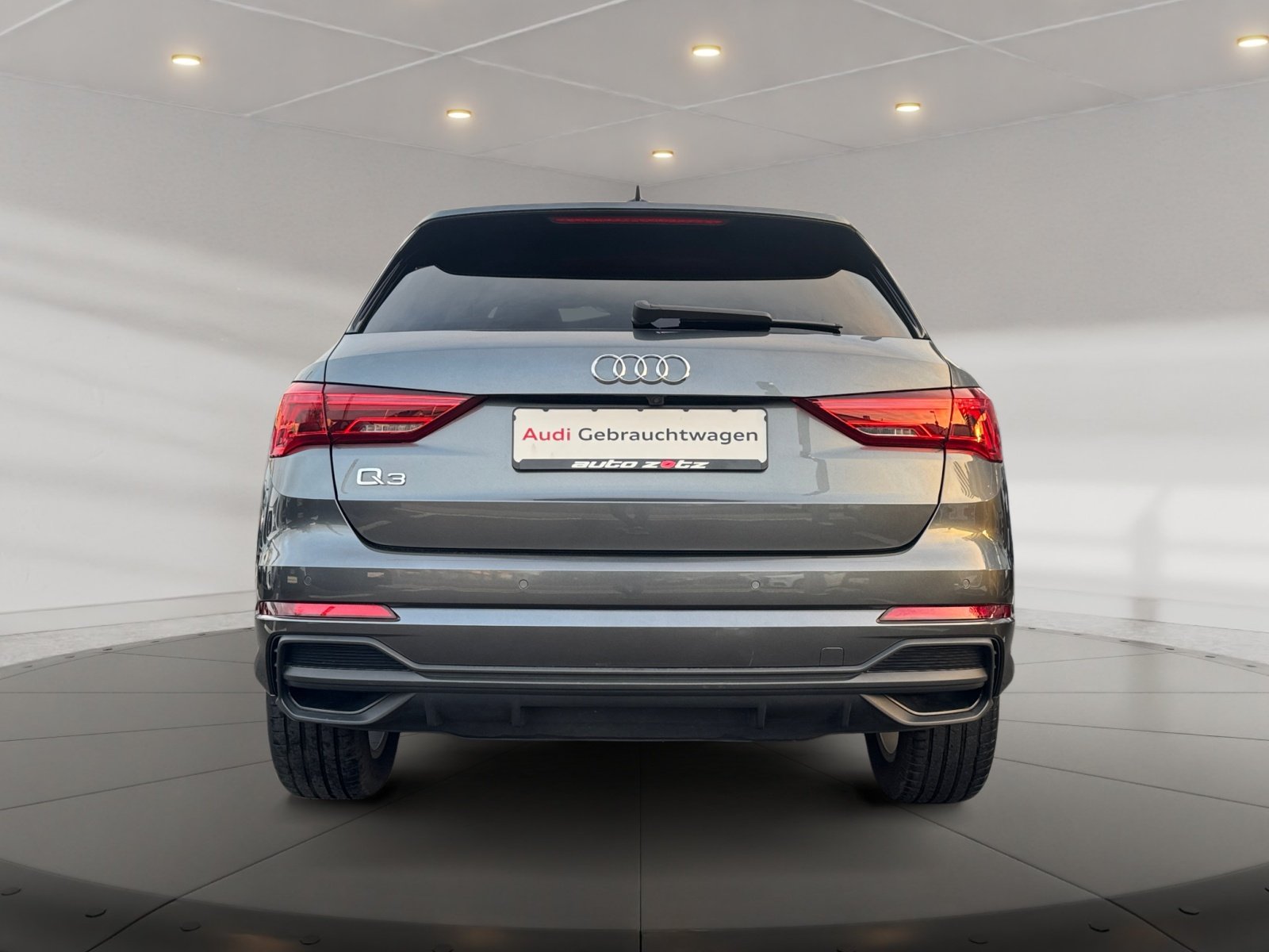 Q3 TFSI e S line 45 TFSI e 180(245)  S tronic