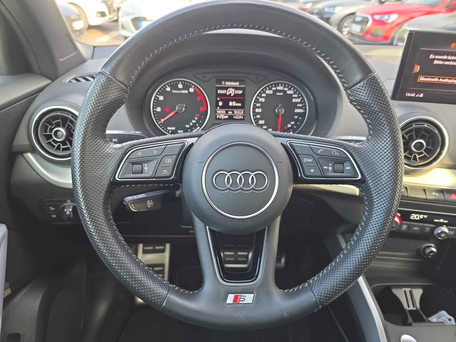 Q2 35TFSI S tronic S Line,PDC,LED,Navi,AUT,LM