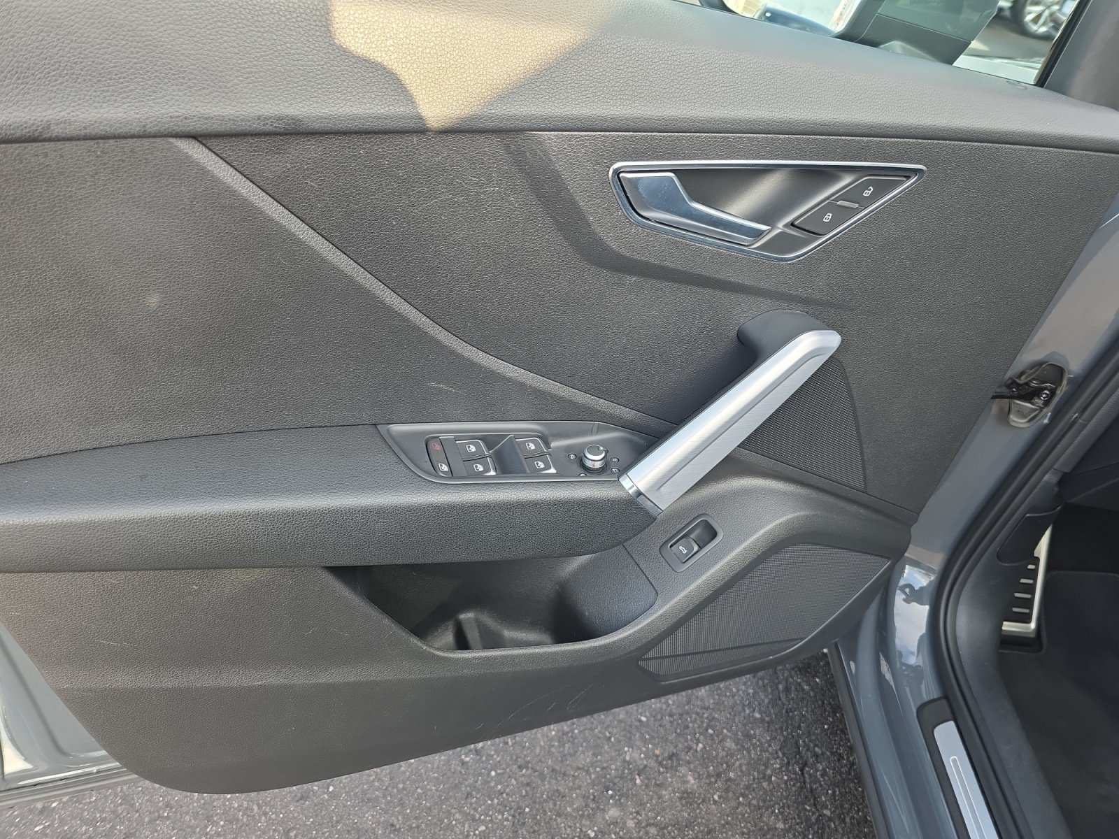 Q2 35TFSI S tronic S Line,PDC,LED,Navi,AUT,LM