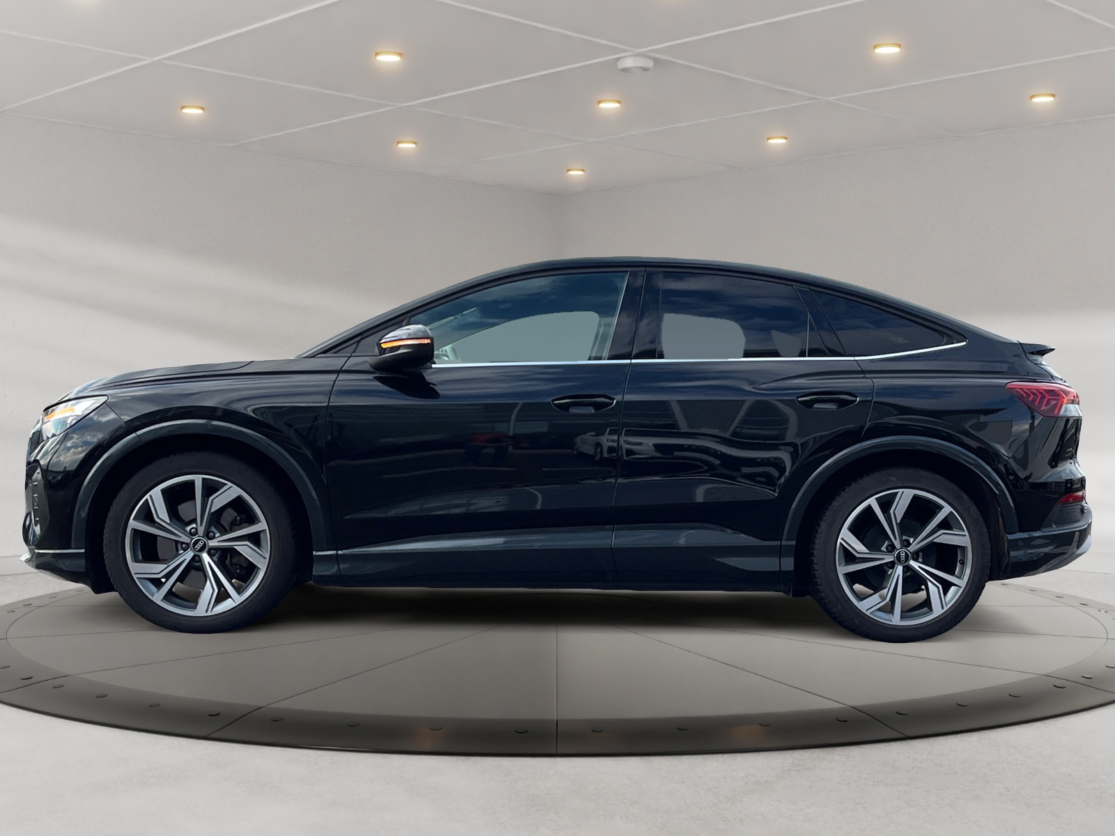 Q4 Sportback e-tron 40 e-tron 150 kW ,S Line,LED