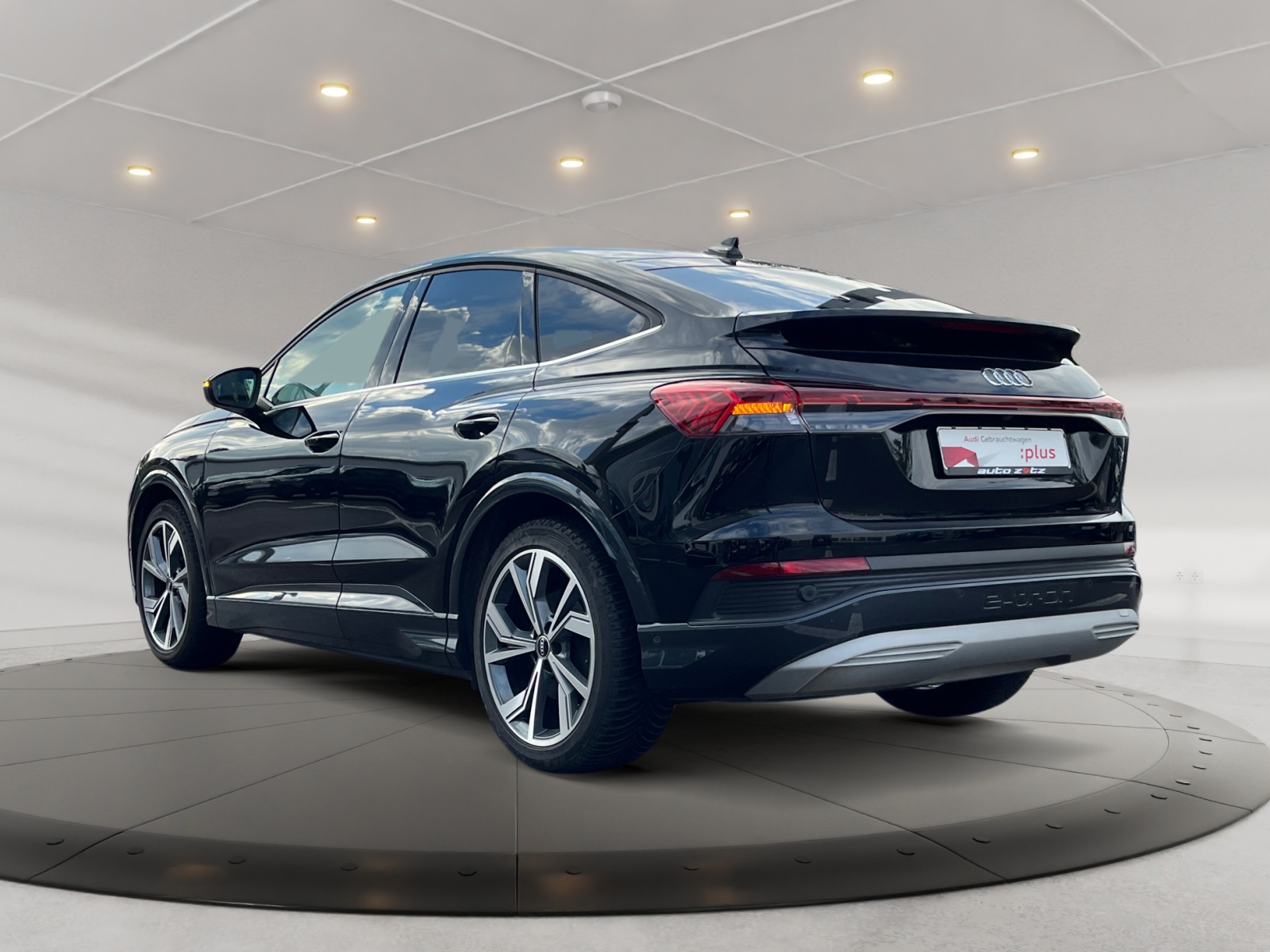 Q4 Sportback e-tron 40 e-tron 150 kW ,S Line,LED