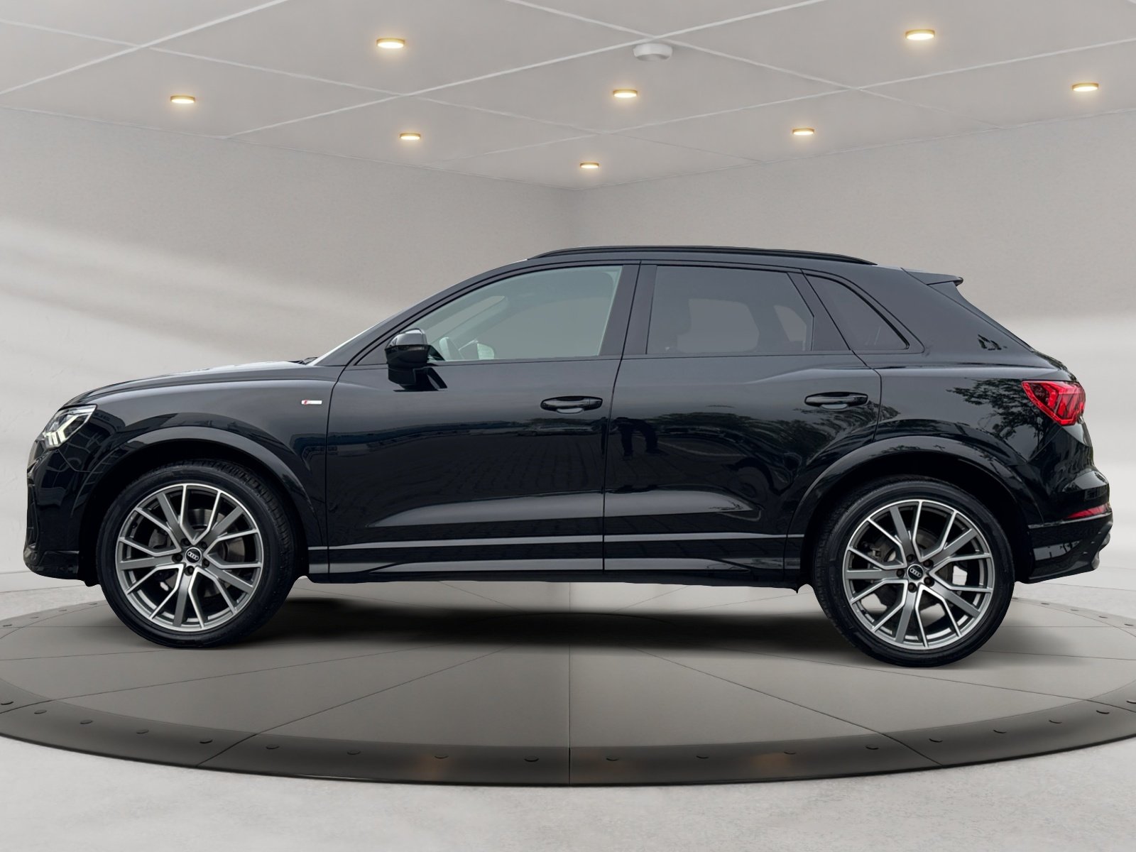 Q3 S line 40TDI quattro S tronic BO,S Line,Kam.