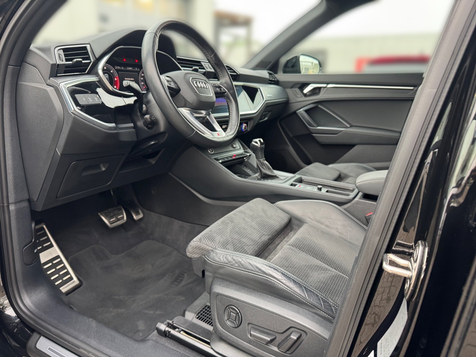 Q3 S line 40TDI quattro S tronic BO,S Line,Kam.