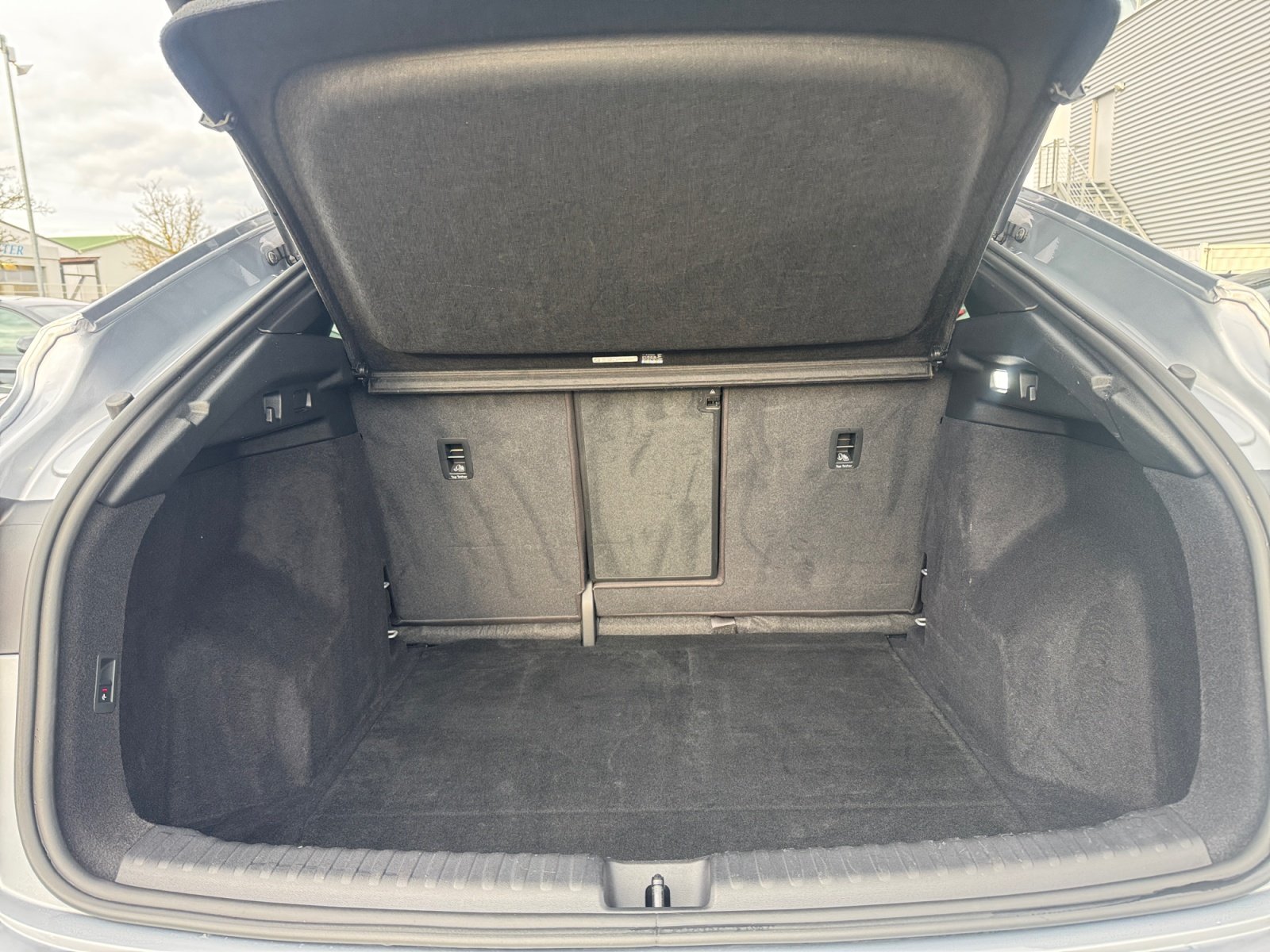 Q4 Sportback e-tron 50 quattro 220 kW S Line,HUD