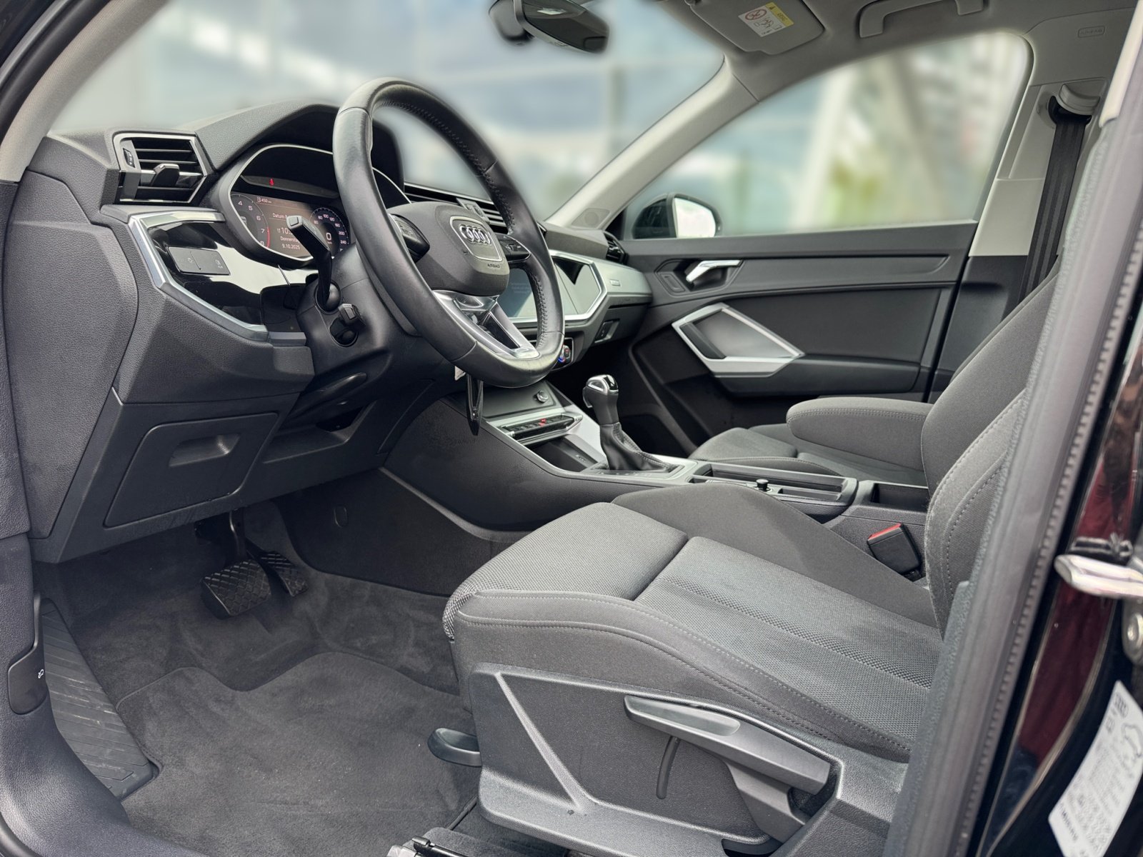 Q3 SUV 40TFSI quattro S tronic PDC,Virtual,LED