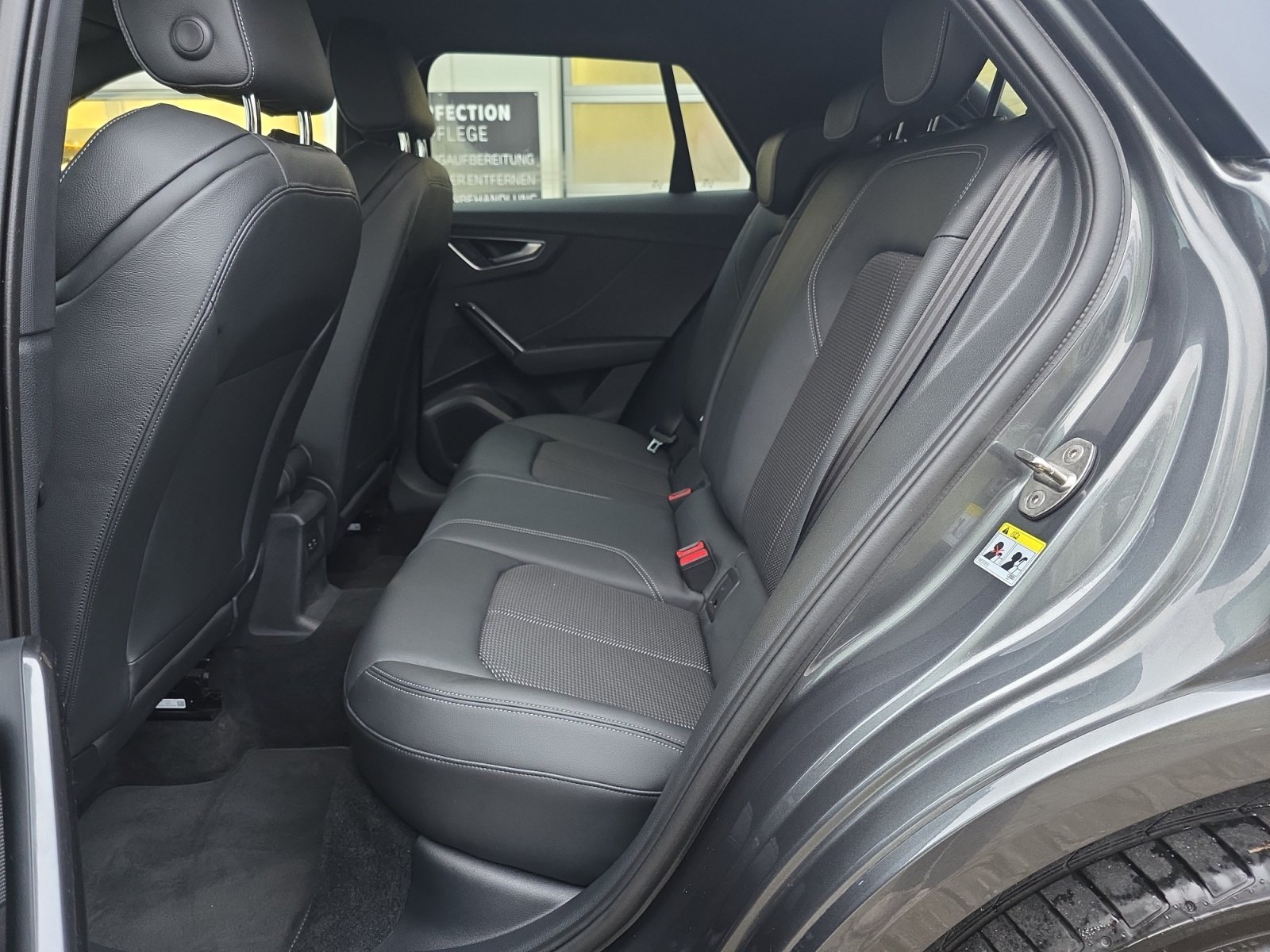 Q2 S line 35 TFSI S tronic S Line,matrix,Kam.