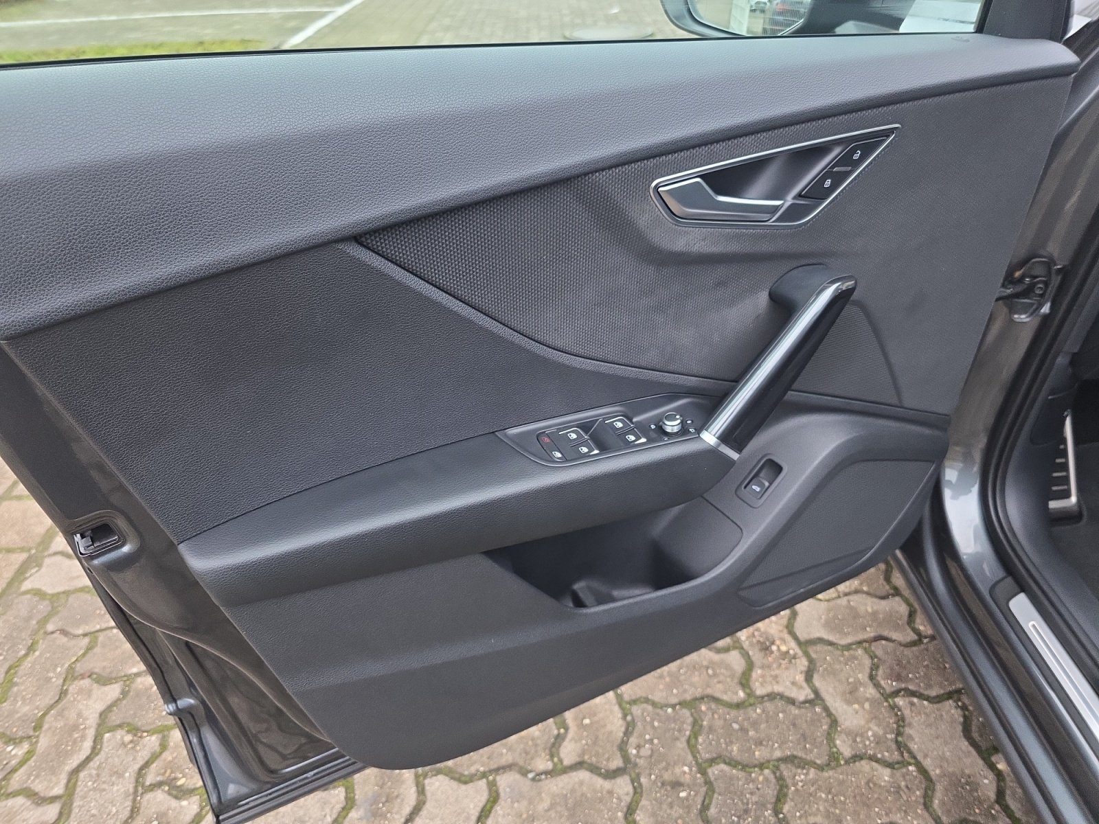 Q2 S line 35 TFSI S tronic S Line,matrix,Kam.