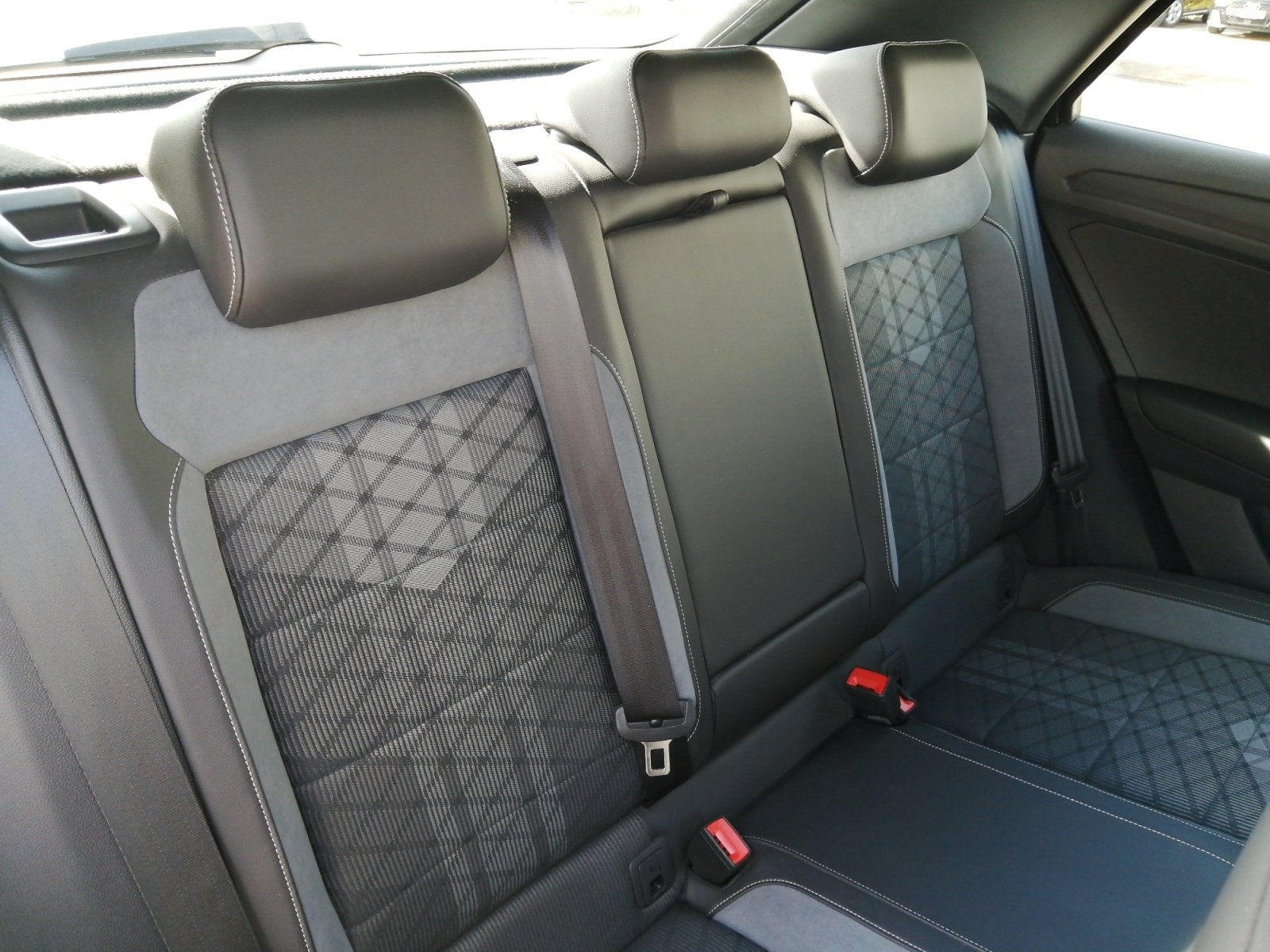 T-Roc R-Line 2.0 TDI Kam.,PDC,Virtual,ACC,LED