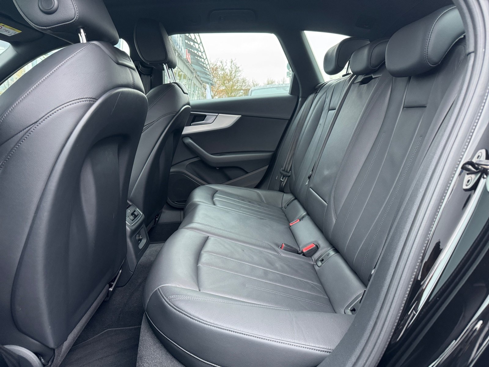 A4 Avant 45TFSI quattro Kam.,Massage,PDC,ACC,AHK