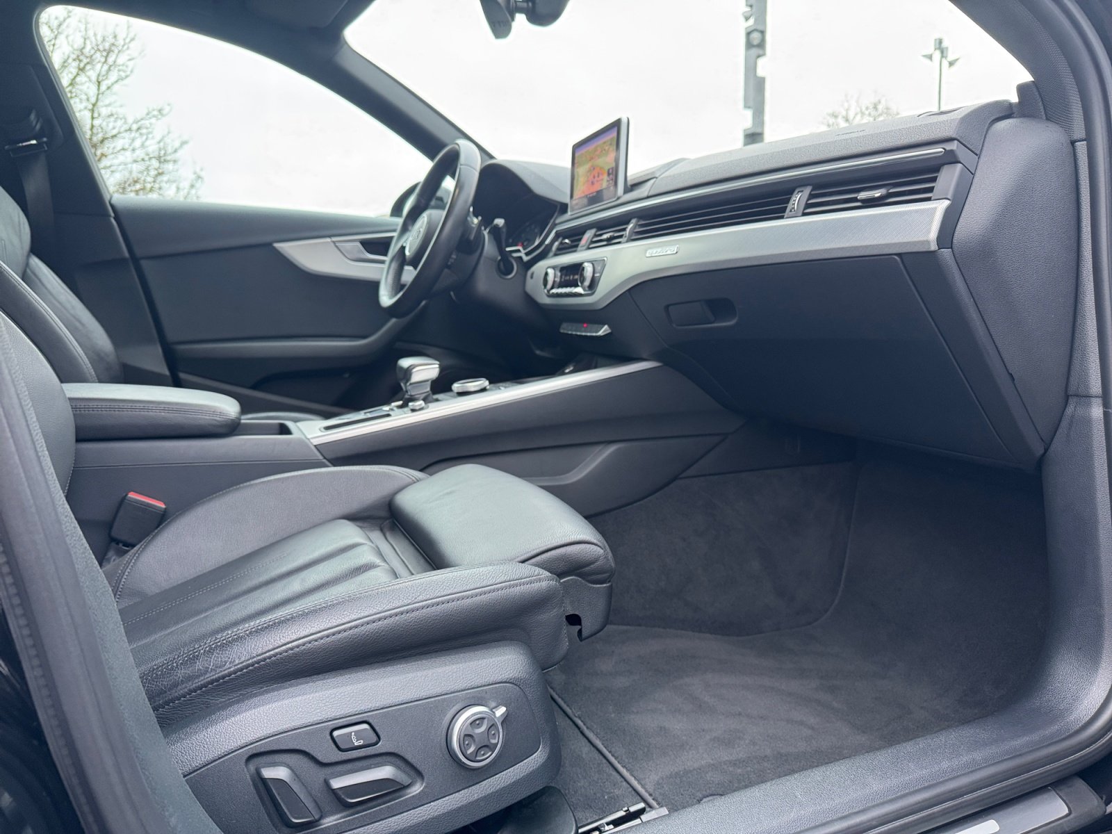 A4 Avant 45TFSI quattro Kam.,Massage,PDC,ACC,AHK