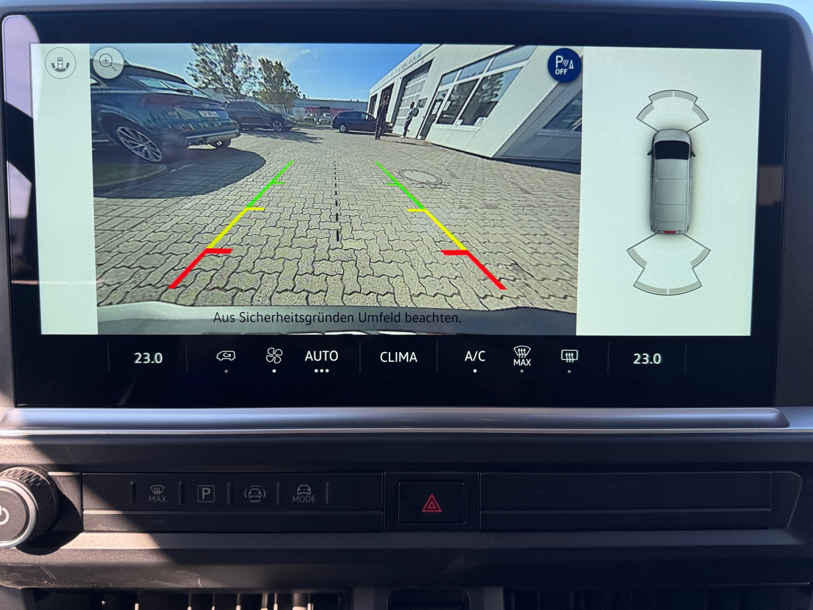 Caravelle 2.0TDI 9-Sitzer ,PDC,Virtual,Kam.
