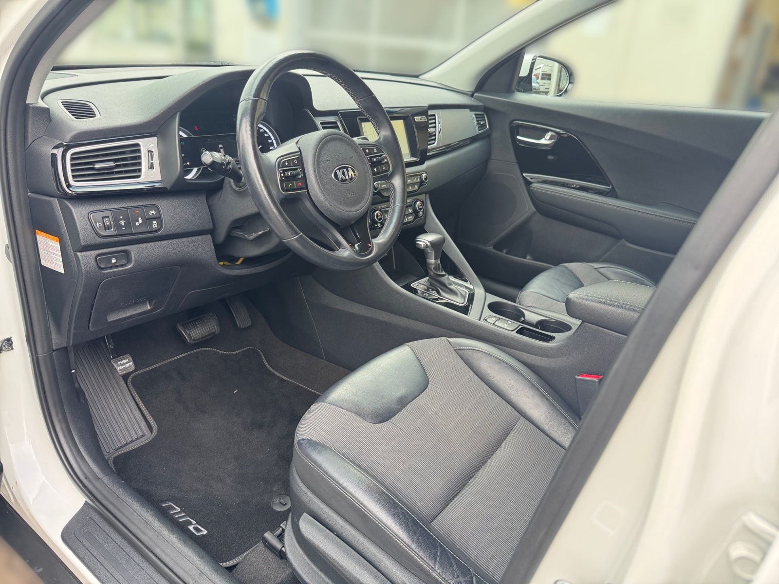 Niro 1.6 Hybrid Vision Kam.,PDC,ACC,Navi,2xKlima