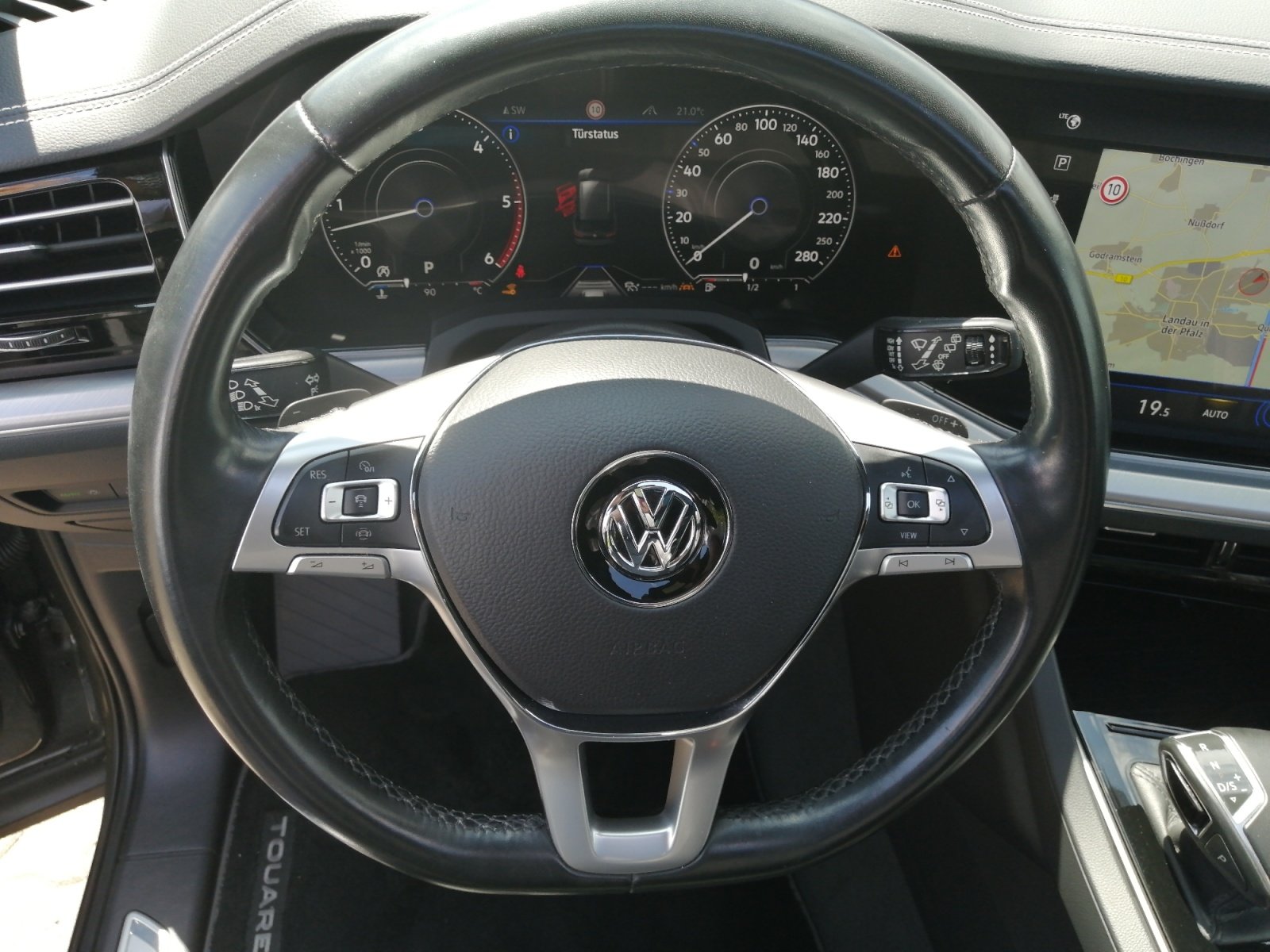 Touareg 3.0TDI AHK ACC Kam.,Luft,PANO