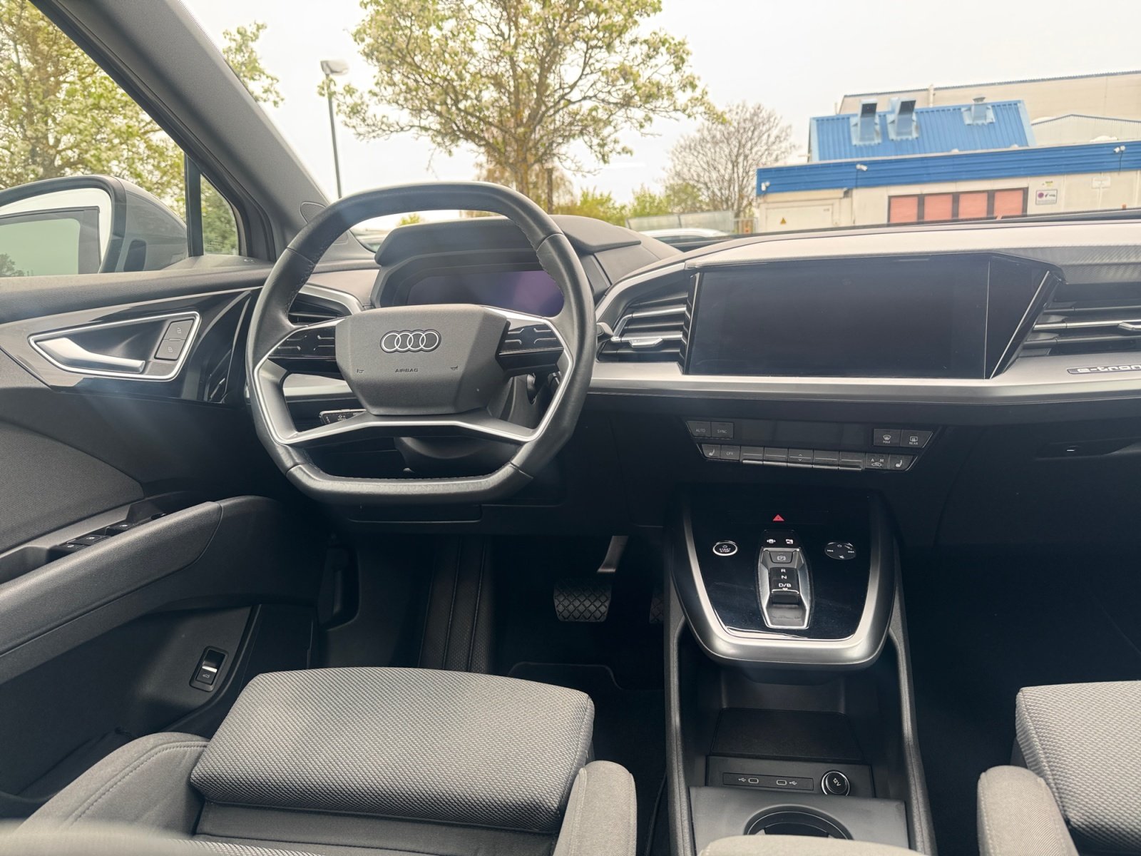 Q4 e-tron 40 matrix,HUD,Kam.,PDC,Standhz,Virtual