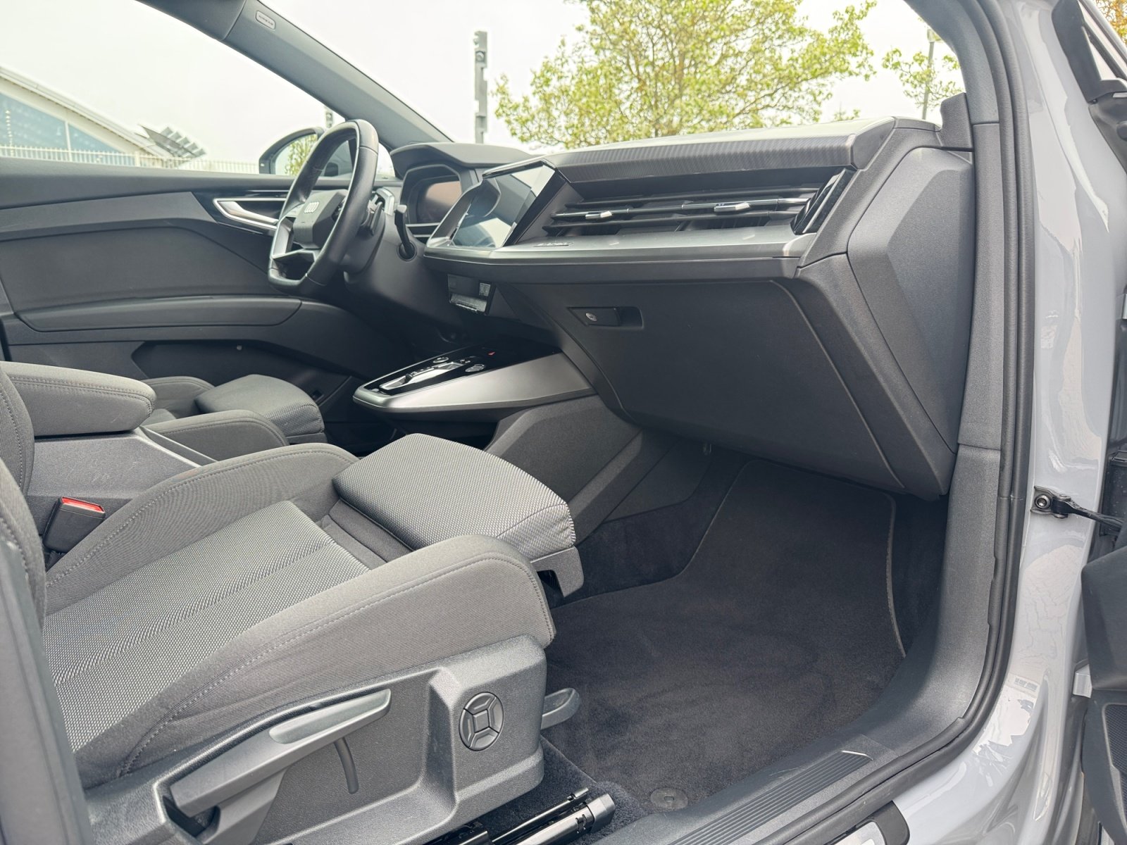 Q4 e-tron 40 matrix,HUD,Kam.,PDC,Standhz,Virtual