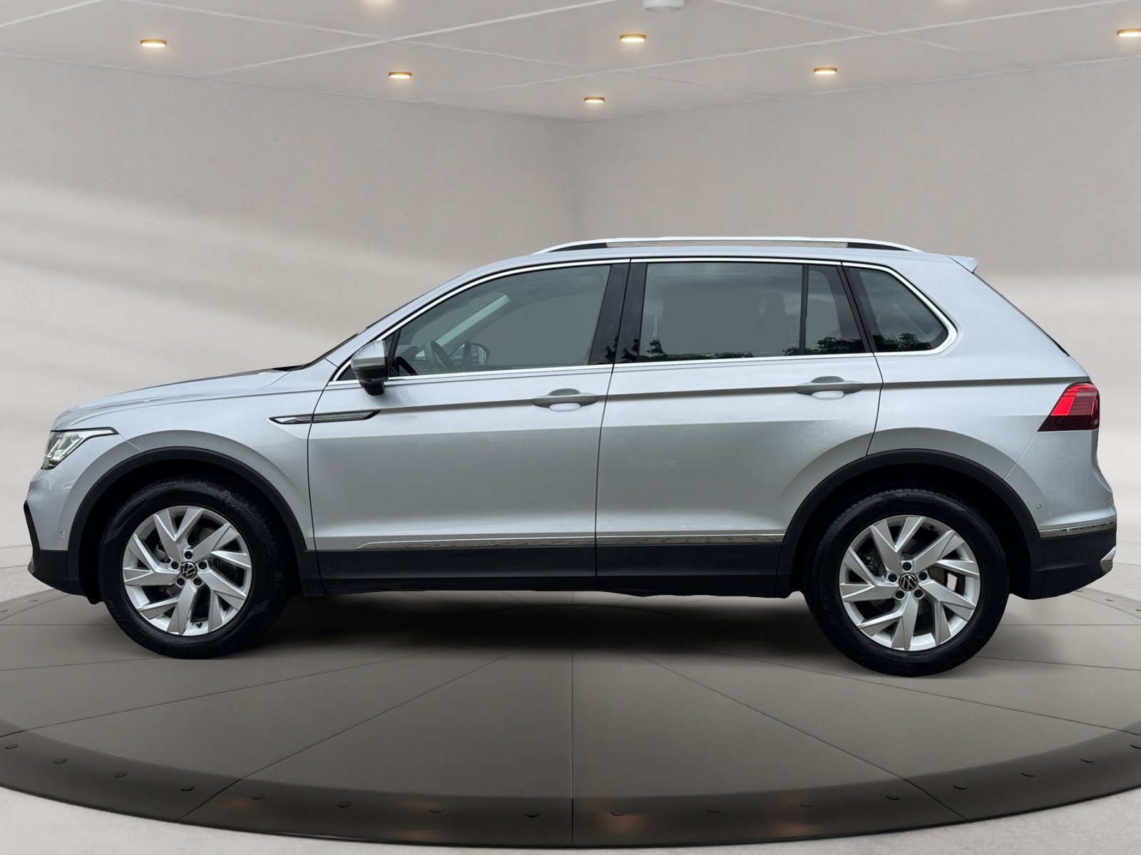 Tiguan 1.5 TSI Elegance AREA VIEW TRAVEL Elegance