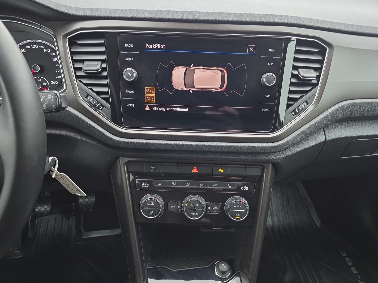 T-ROC Style T-ROC  CLBMT 110TSI M6F PDC,LED,Navi