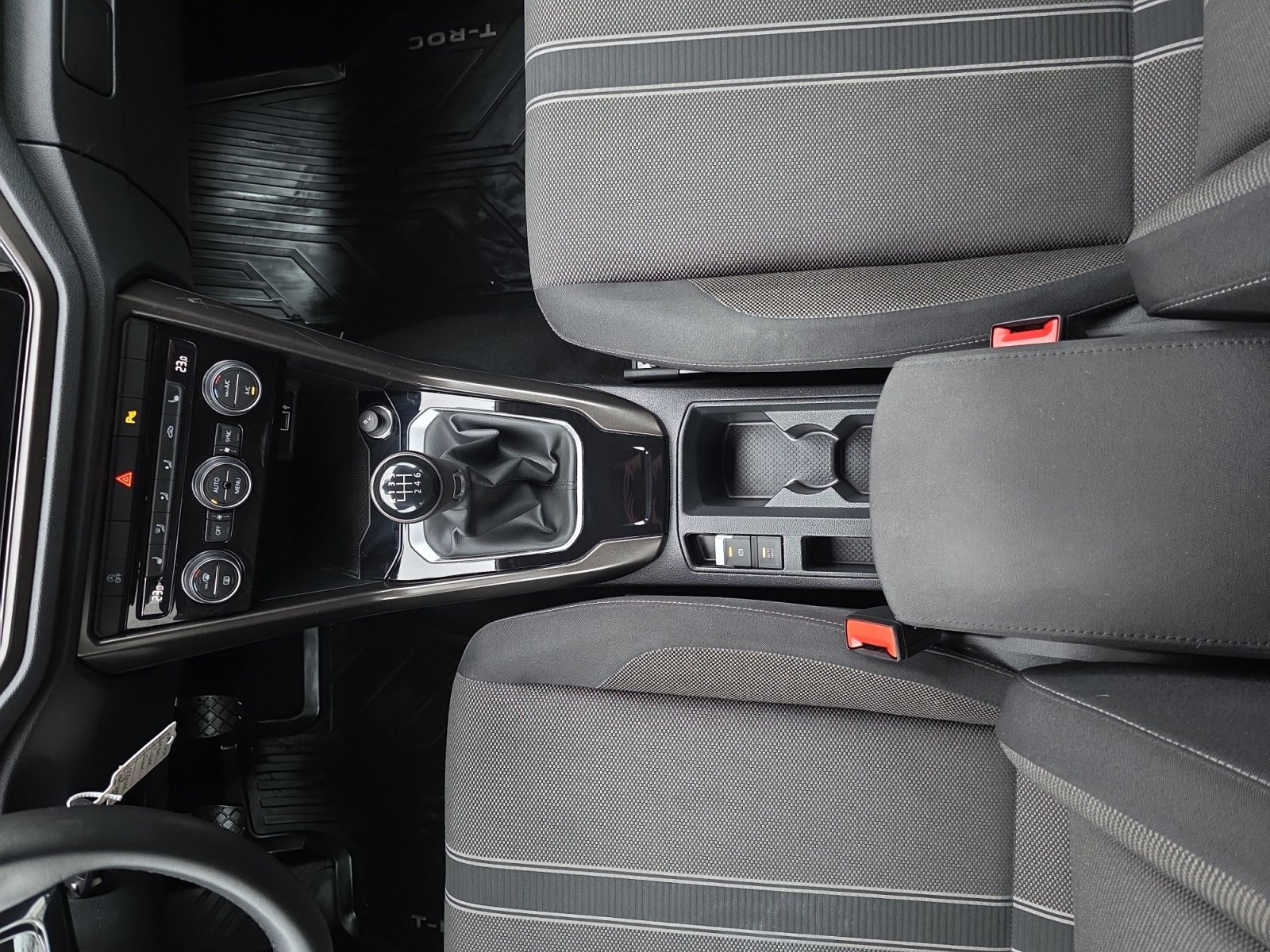 T-ROC Style T-ROC  CLBMT 110TSI M6F PDC,LED,Navi