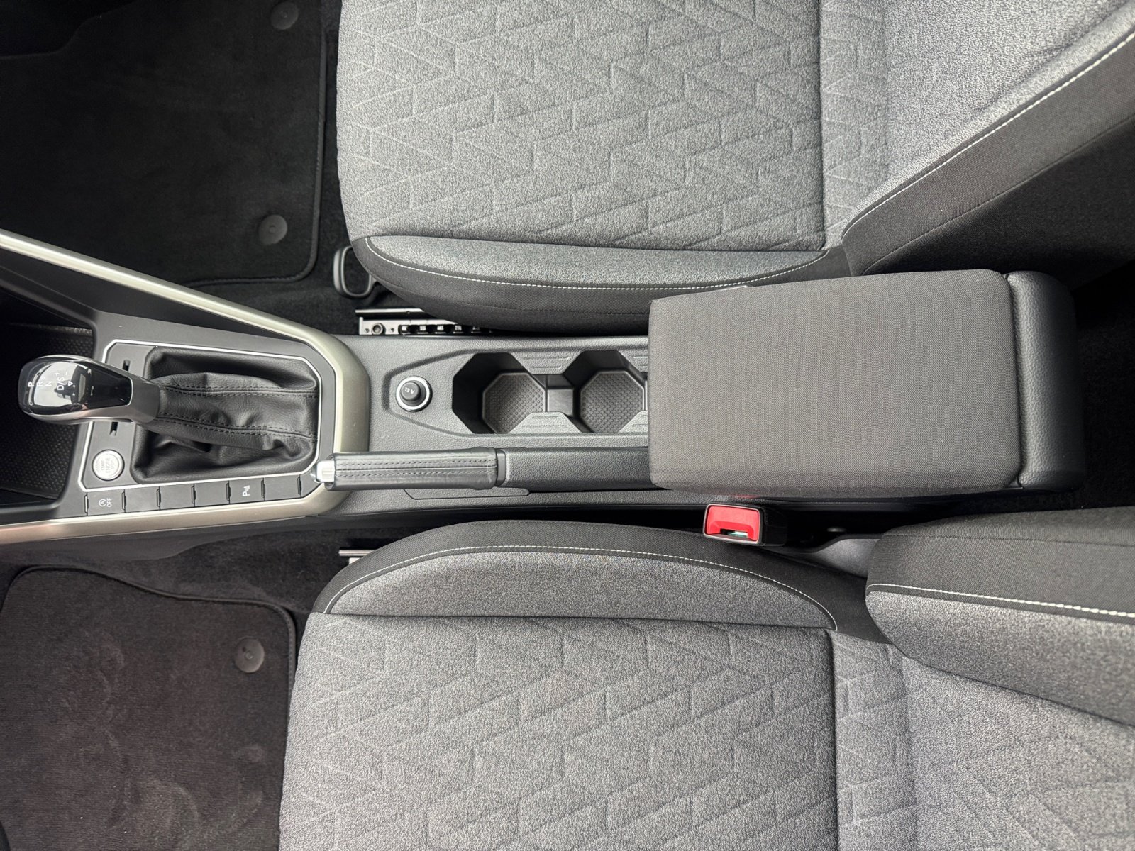 Taigo MOVE 1.5TSI DSG Kam.,PANO,PDC,Virtual,AHK