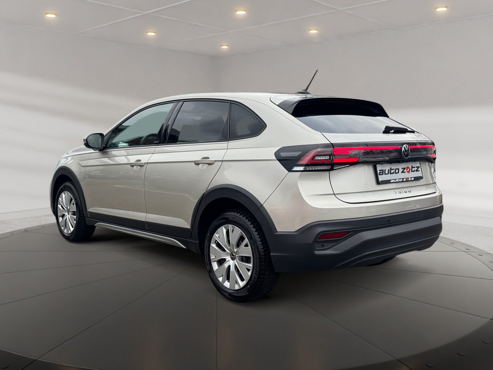 Taigo MOVE 1.5TSI DSG Kam.,PANO,PDC,Virtual,AHK