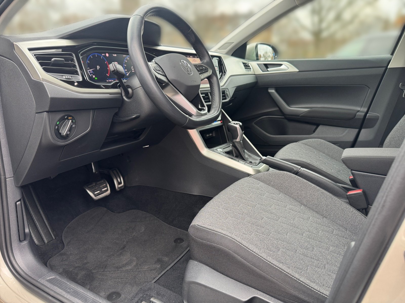 Taigo MOVE 1.5TSI DSG Kam.,PANO,PDC,Virtual,AHK