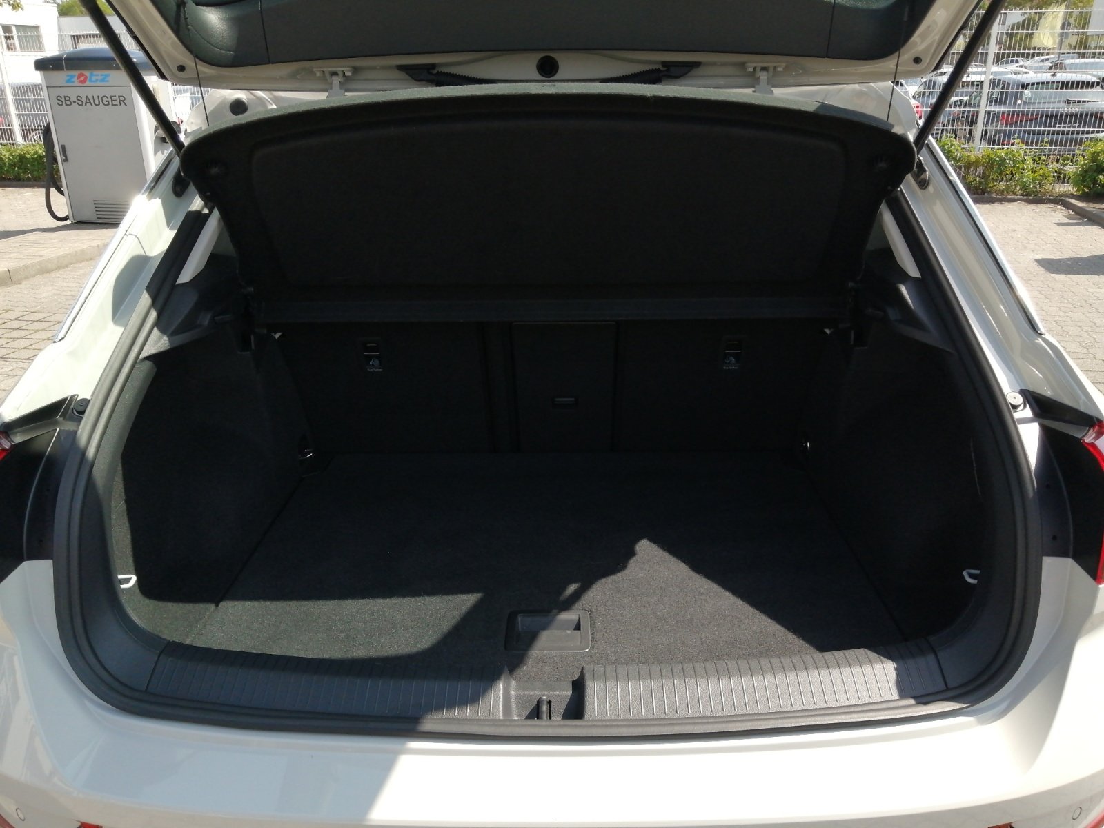T-Roc Style 1.0 TSI OPF 81 kW 6-Gang PDC,Virtual