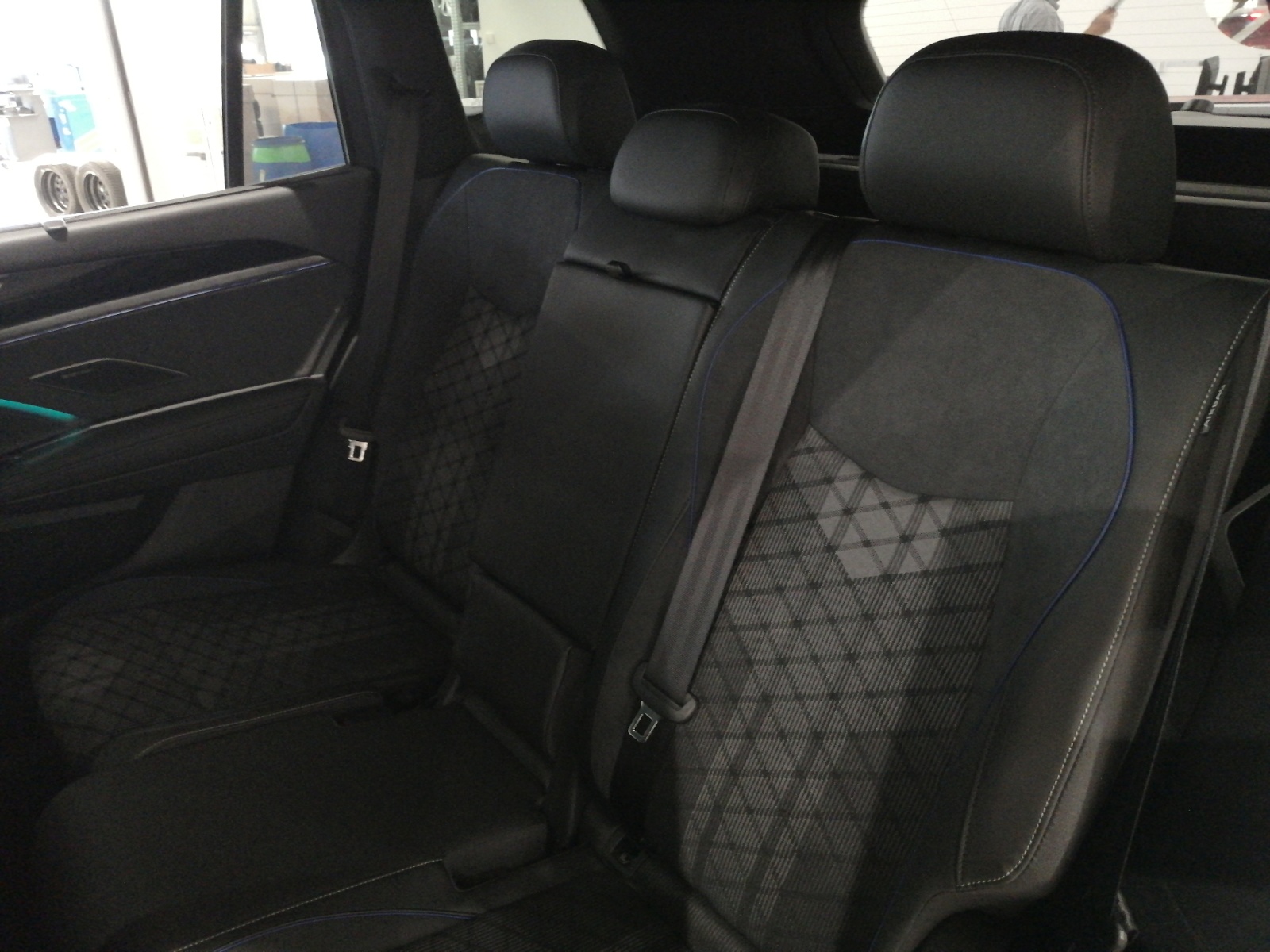 Tayron R-Line 2.0 l TDI 4MOTION DSG ,PANO,R Line