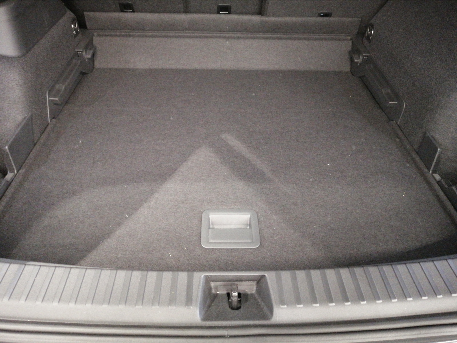 Tayron R-Line 2.0 l TDI 4MOTION DSG ,PANO,R Line