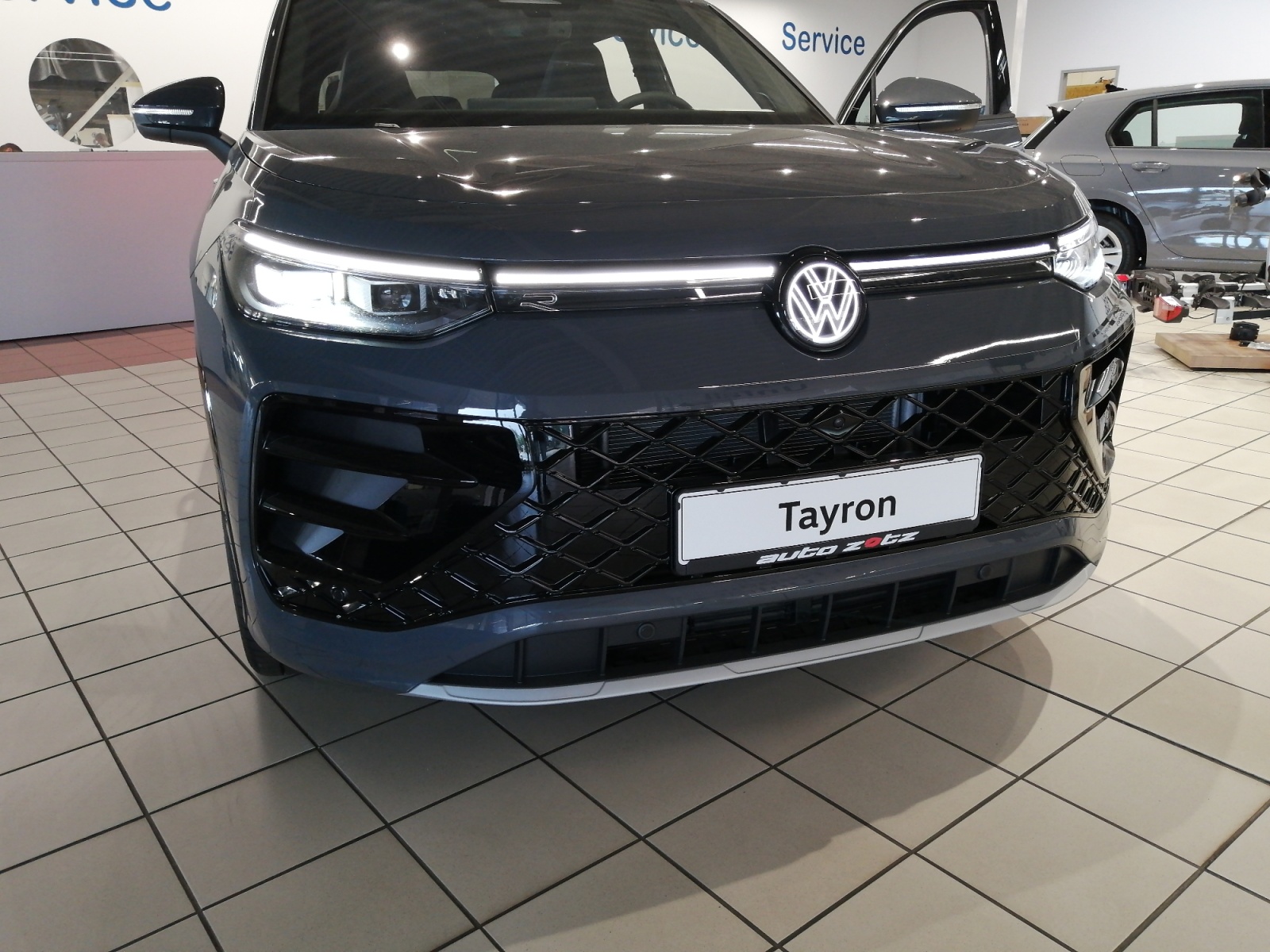 Tayron R-Line 2.0 l TDI 4MOTION DSG ,PANO,R Line