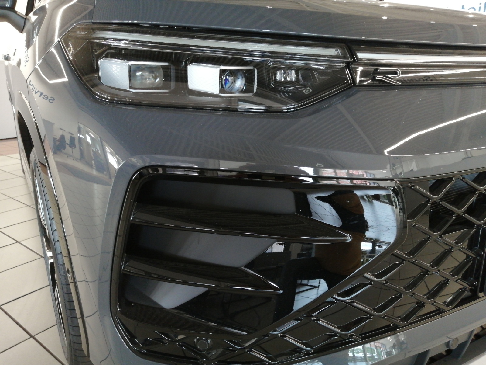 Tayron R-Line 2.0 l TDI 4MOTION DSG ,PANO,R Line