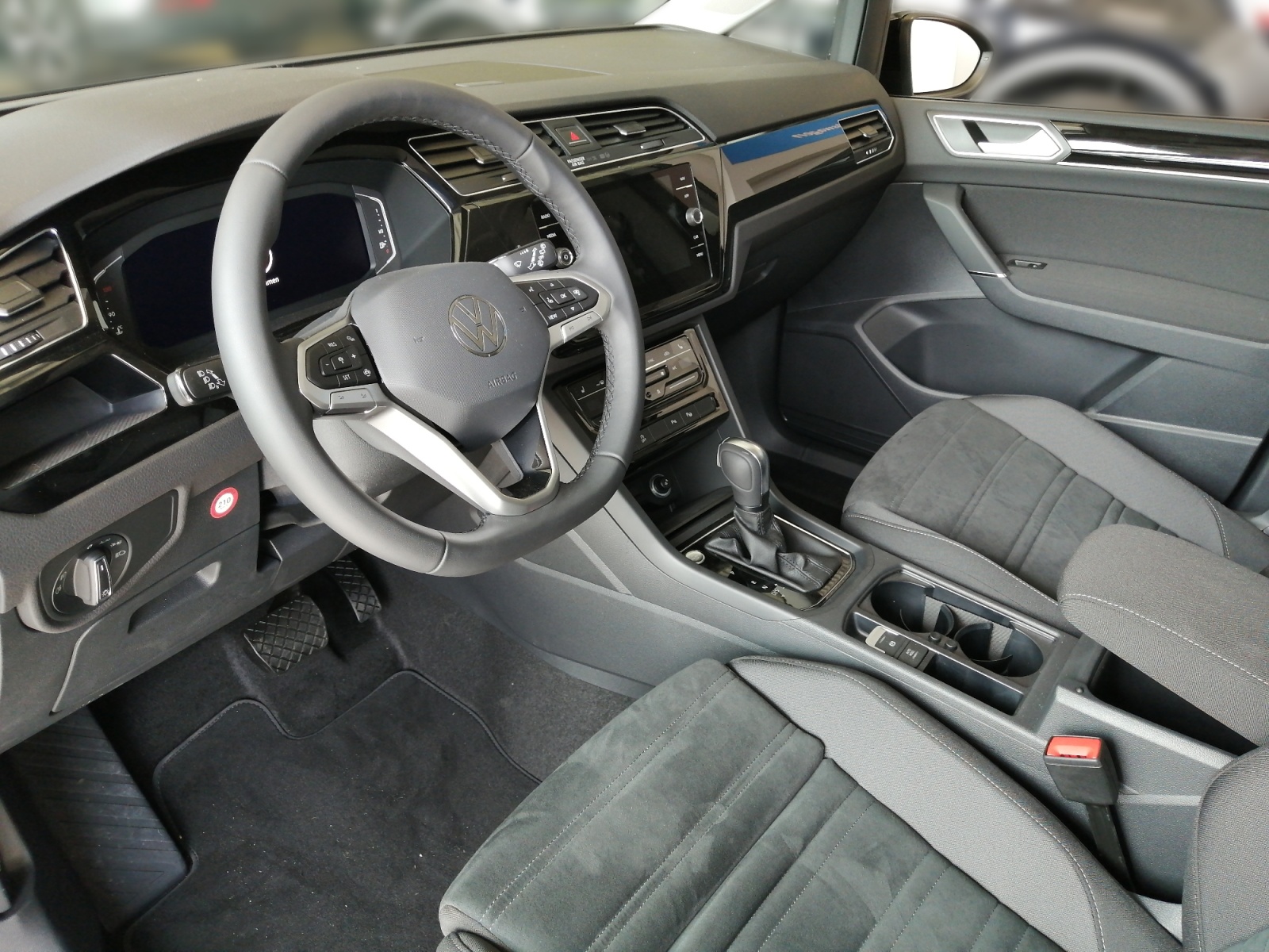 Touran Highline 1.5 l TSI OPF DSG ,PANO,PDC,Kam.