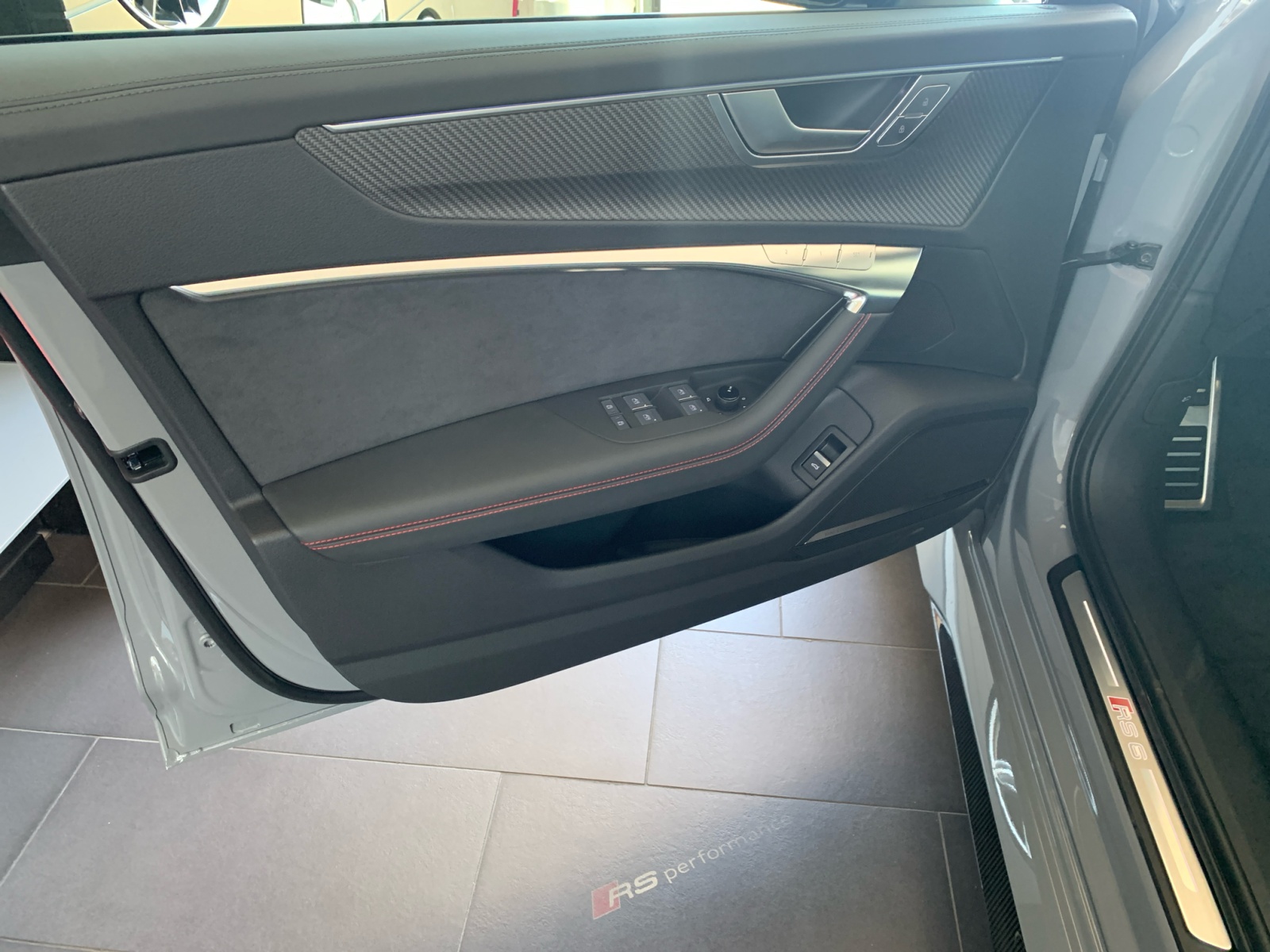RS 6 Avant performance 463(630)  tiptronic ,Luft