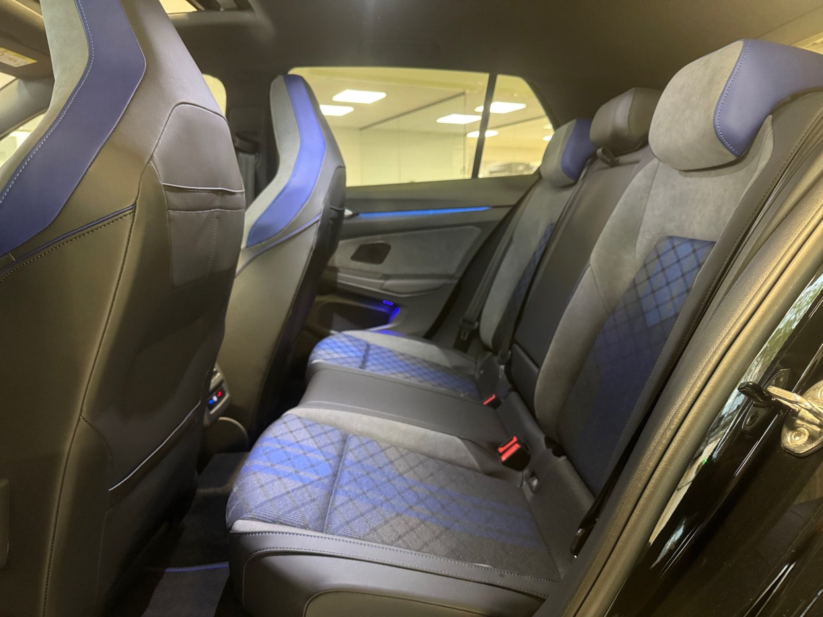 Golf R 2.0 l TSI OPF 4MOTION DSG ,PANO,Virtual