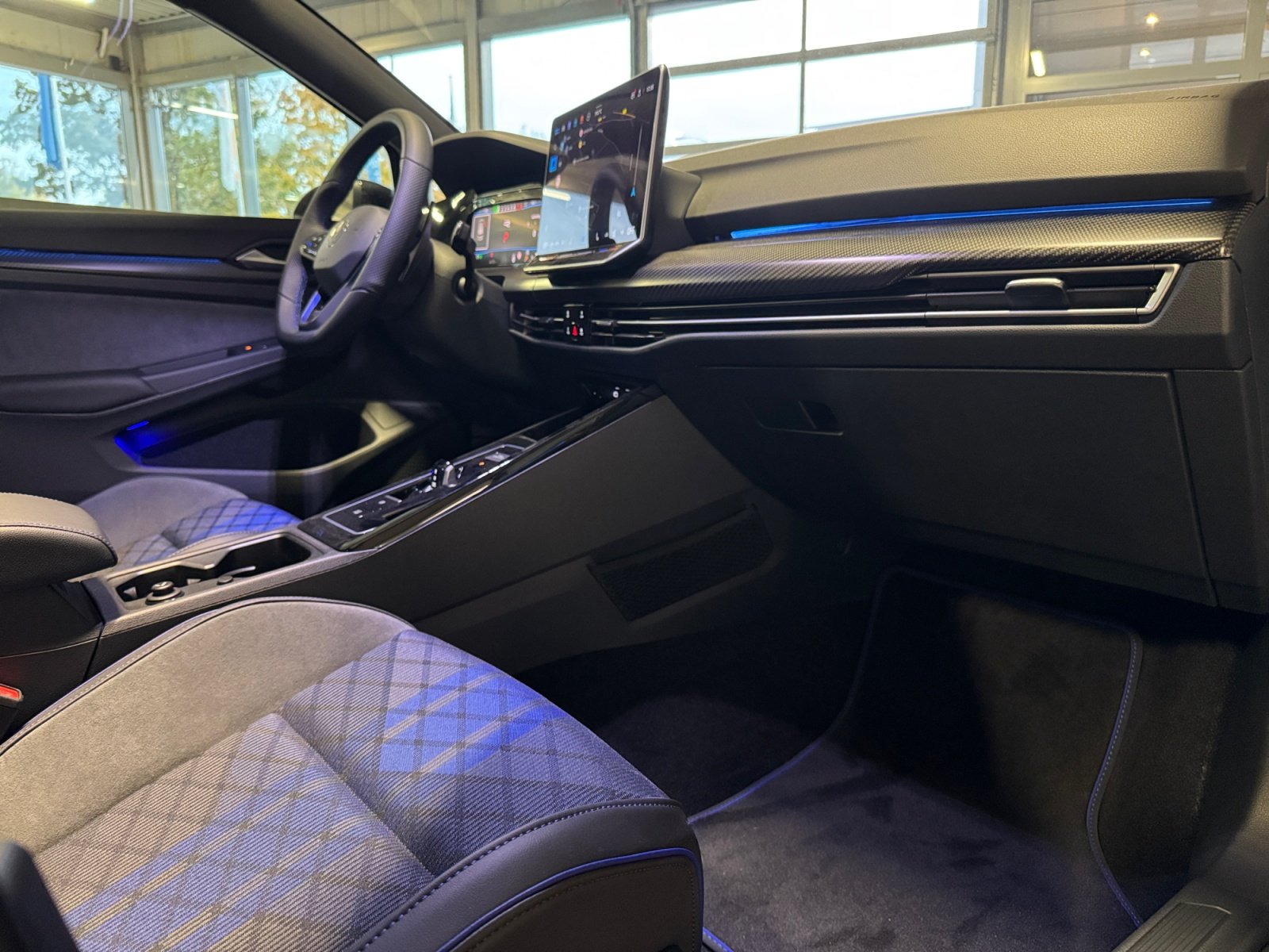 Golf R 2.0 l TSI OPF 4MOTION DSG ,PANO,Virtual