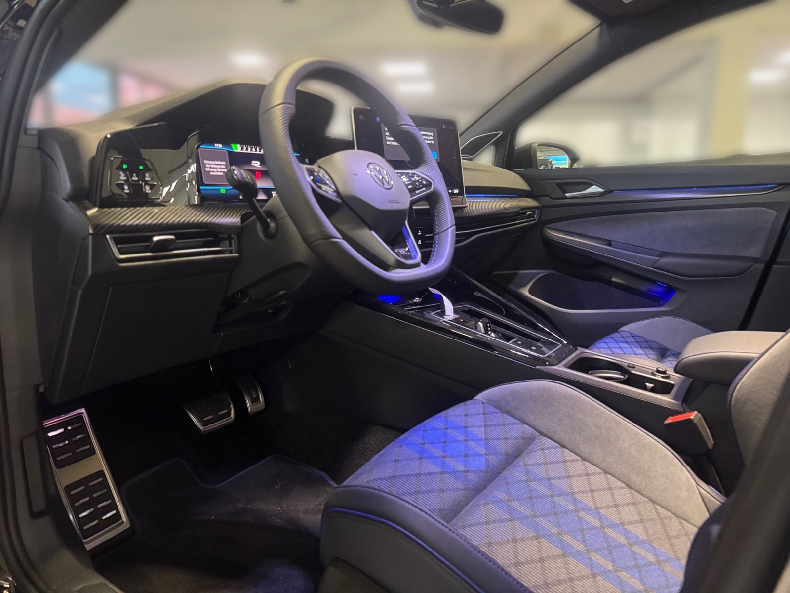 Golf R 2.0 l TSI OPF 4MOTION DSG ,PANO,Virtual