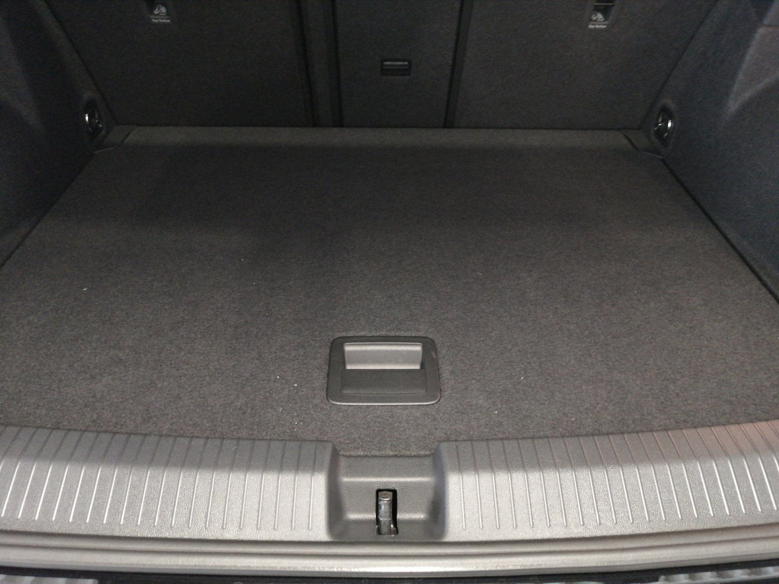 T-Roc R-Line 2.0 l TSI 4M DSG Kam.,PANO LP 56