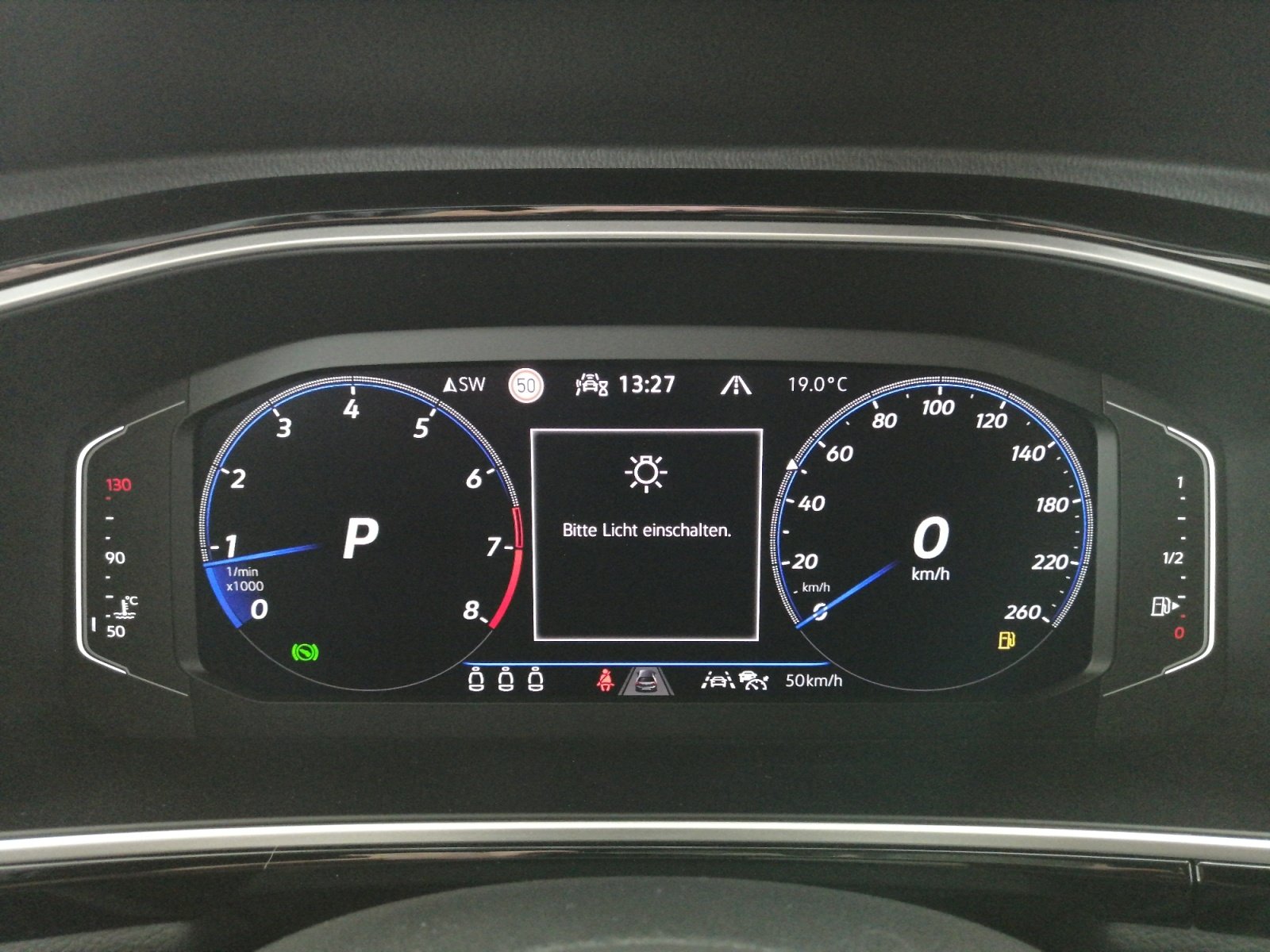 T-Roc R-Line 2.0 l TSI 4M DSG Kam.,PANO LP 56