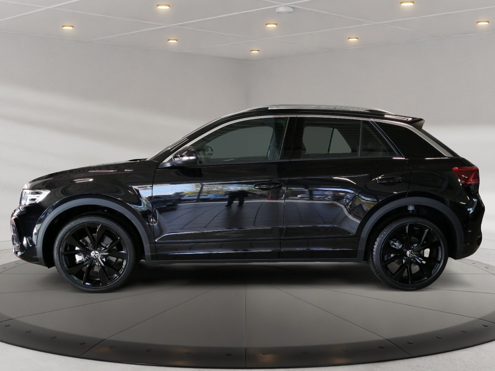T-Roc R-Line 2.0 l TSI 4M DSG Kam.,PANO LP 56