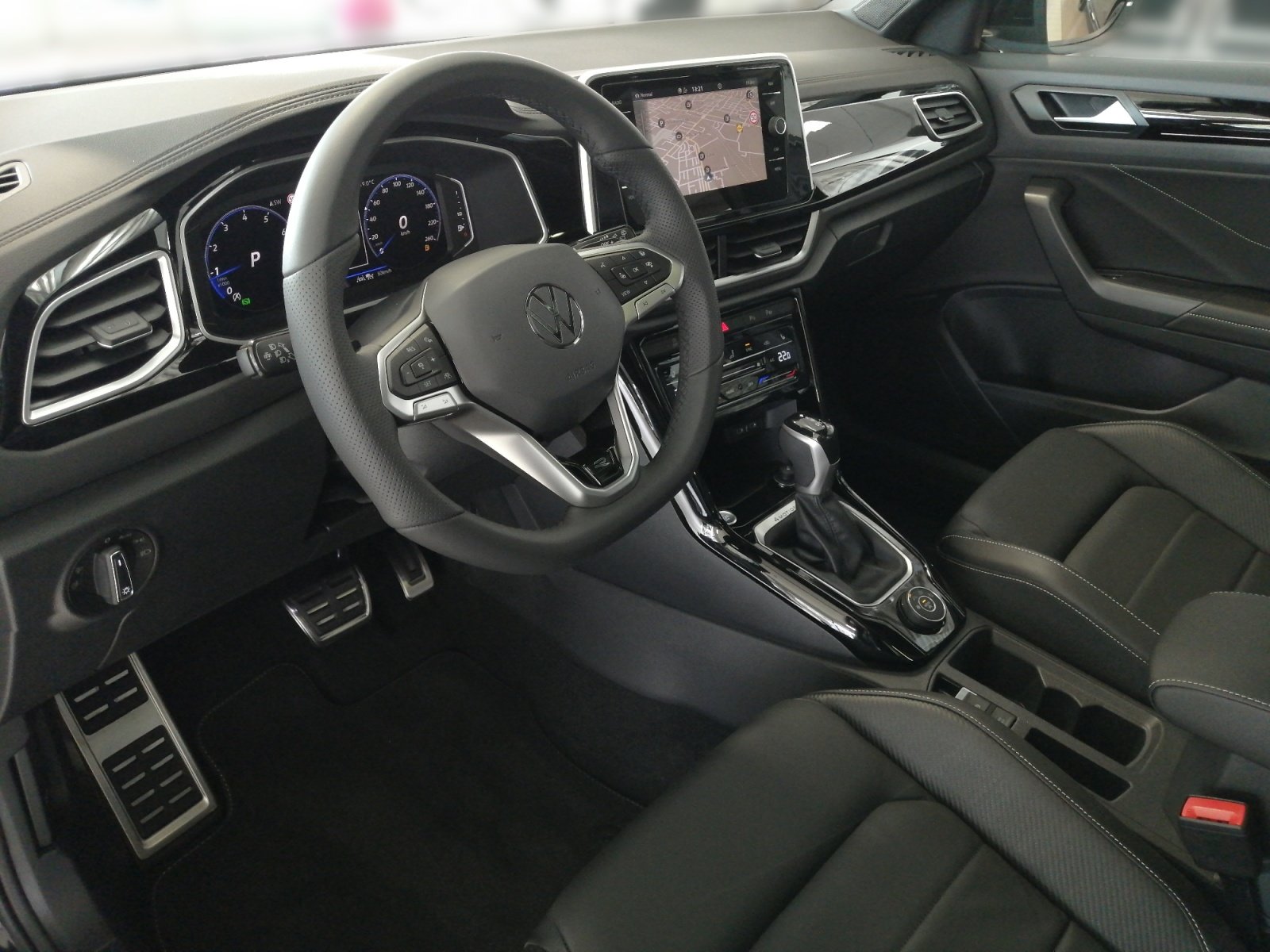 T-Roc R-Line 2.0 l TSI 4M DSG Kam.,PANO LP 56