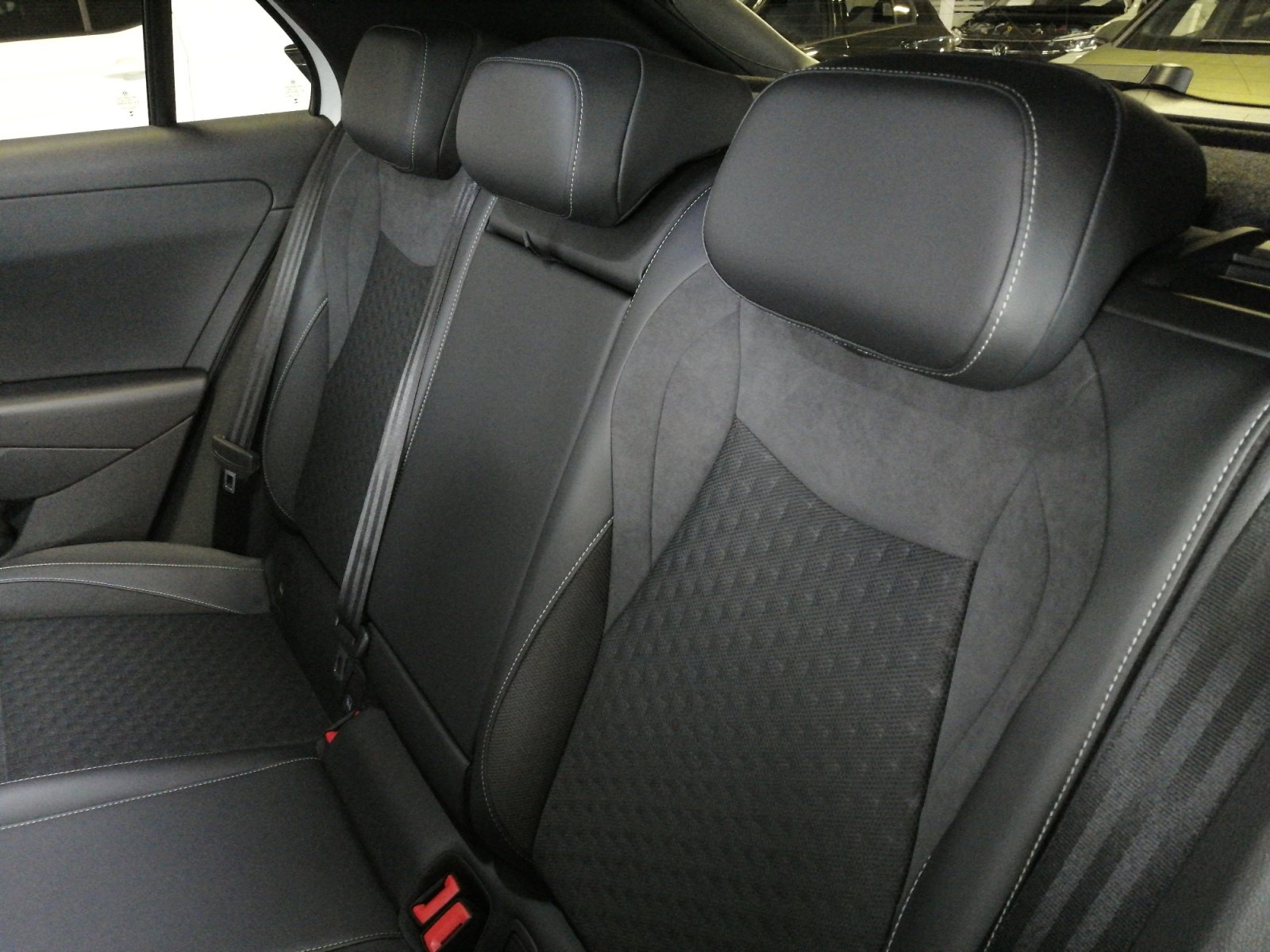 T-Roc R-Line 1.5 l eTSI OPF DSG 360,HUD,Kam.,PDC