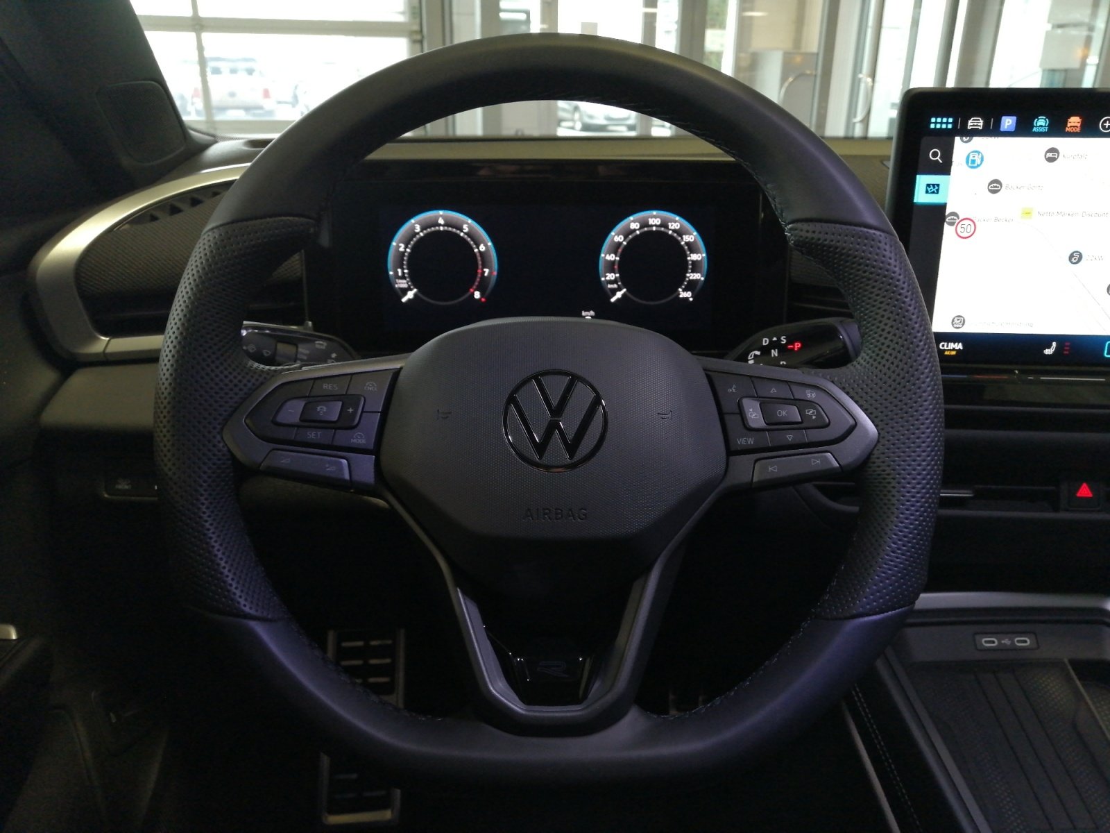 T-Roc R-Line 1.5 l eTSI OPF DSG 360,HUD,Kam.,PDC