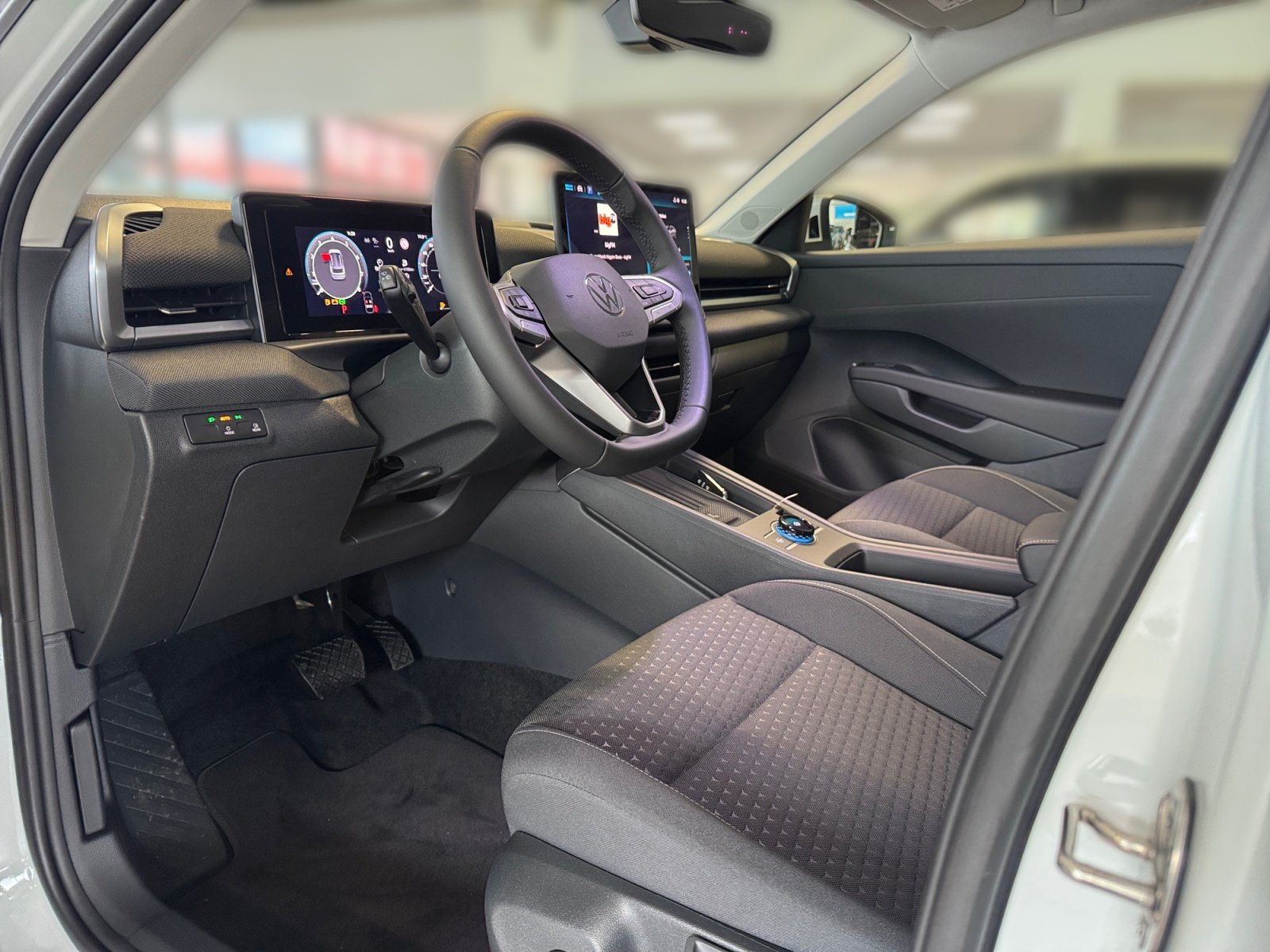 T-Roc Life 1.5 l eTSI OPF DSG Kam.,PDC,Virtual
