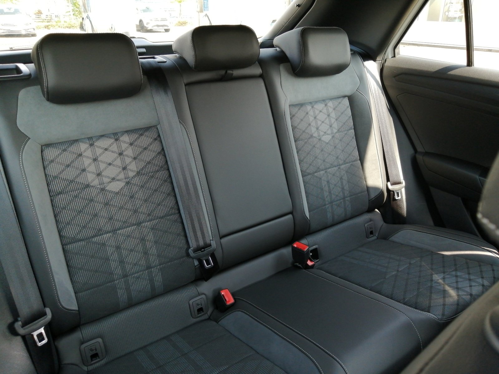 T-Roc R-Line R-Line 1.0 TSI OPF 81 kW 6-Gang PDC