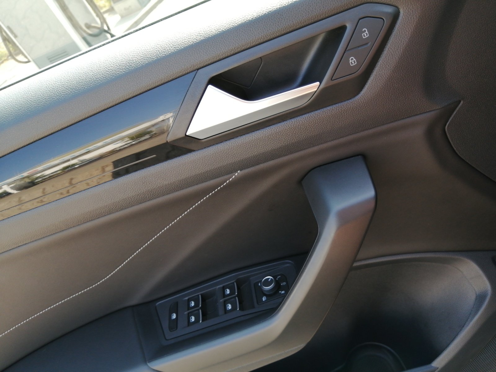 T-Roc R-Line R-Line 1.0 TSI OPF 81 kW 6-Gang PDC