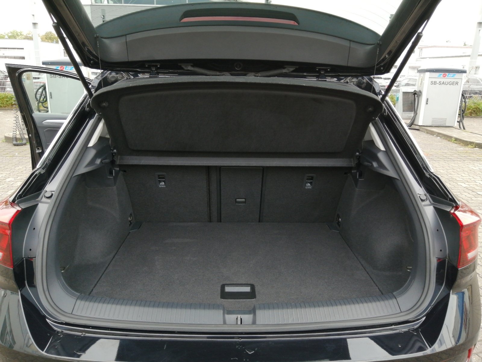 T-Roc 1.0TSI STYLE Kam.,PANO,PDC,Virtual,ACC,LED