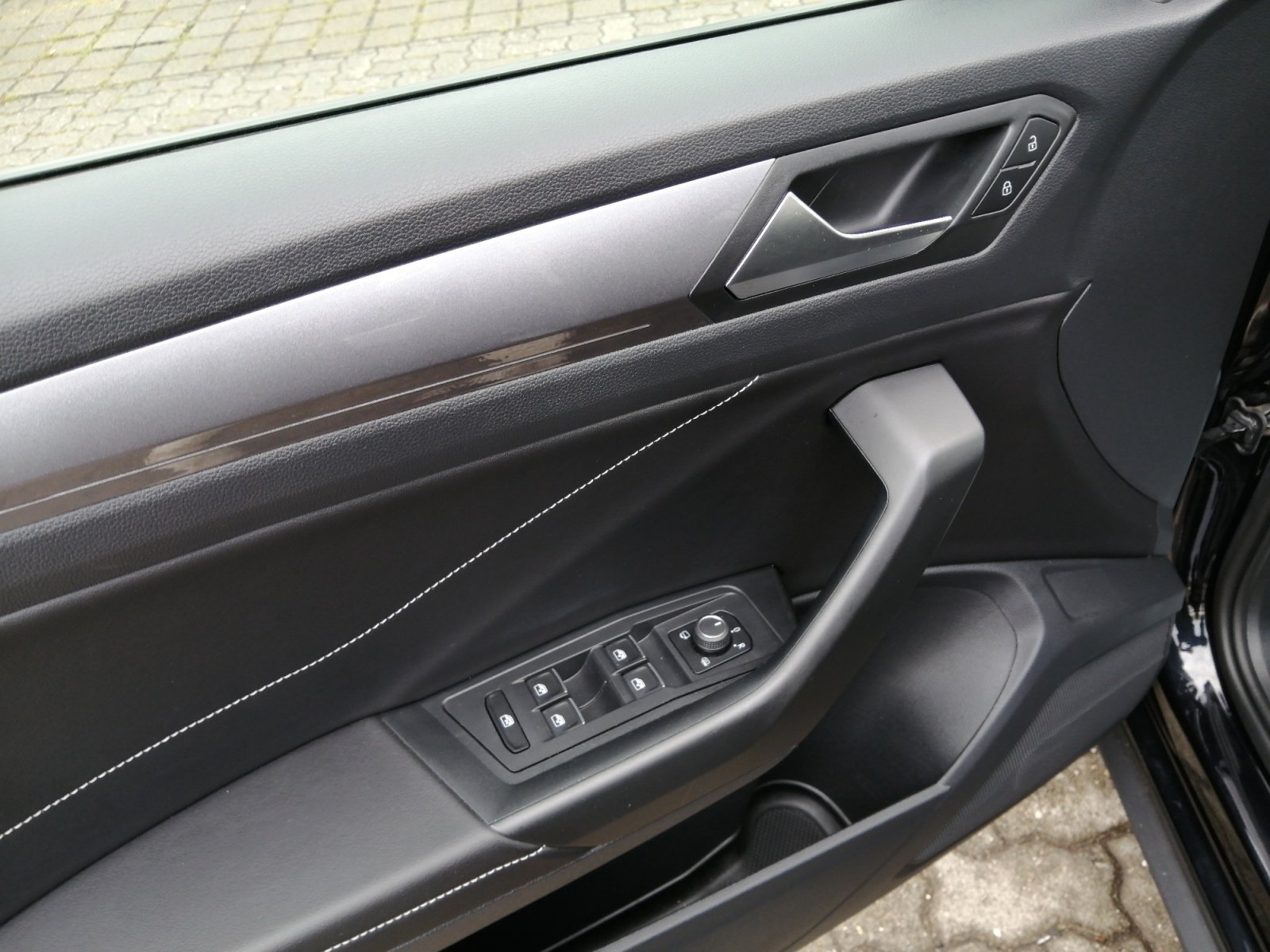 T-Roc 1.0TSI STYLE Kam.,PANO,PDC,Virtual,ACC,LED