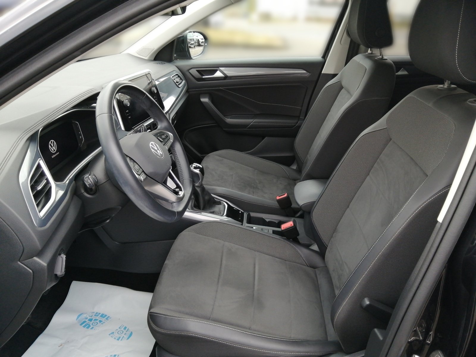 T-Roc 1.0TSI STYLE Kam.,PANO,PDC,Virtual,ACC,LED