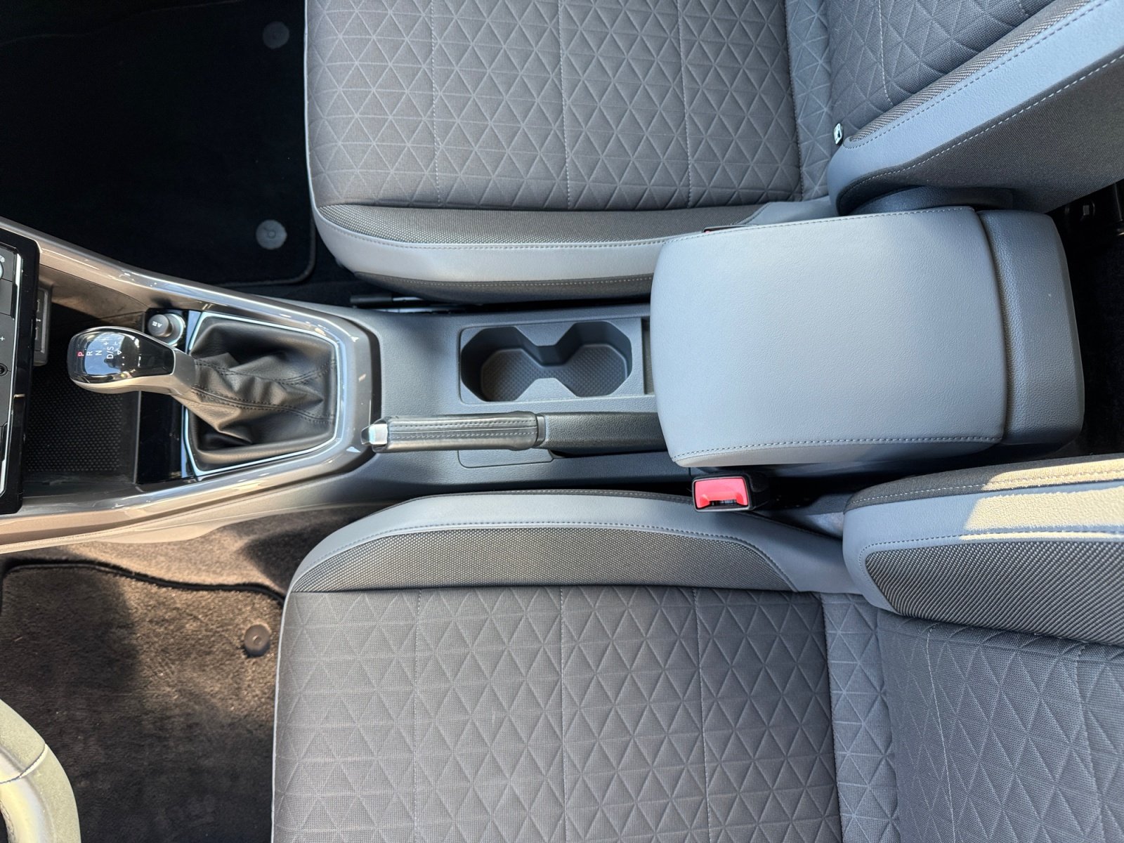 T-Cross Style 1.5TSI DSG PDC,LED,2xKlima,AUT,LM