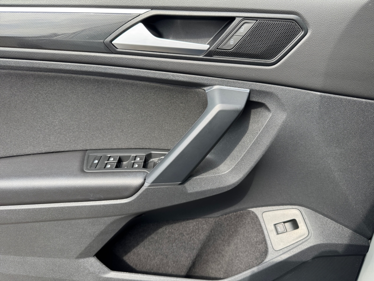 Tiguan Elegance 1.5TSI DSG AHK NAVI ASSISTENZ PLUS KAM